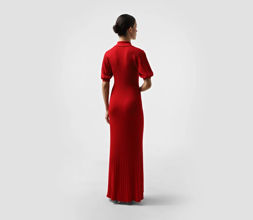 Сукня вʼязана міді з коміром червоний недорого