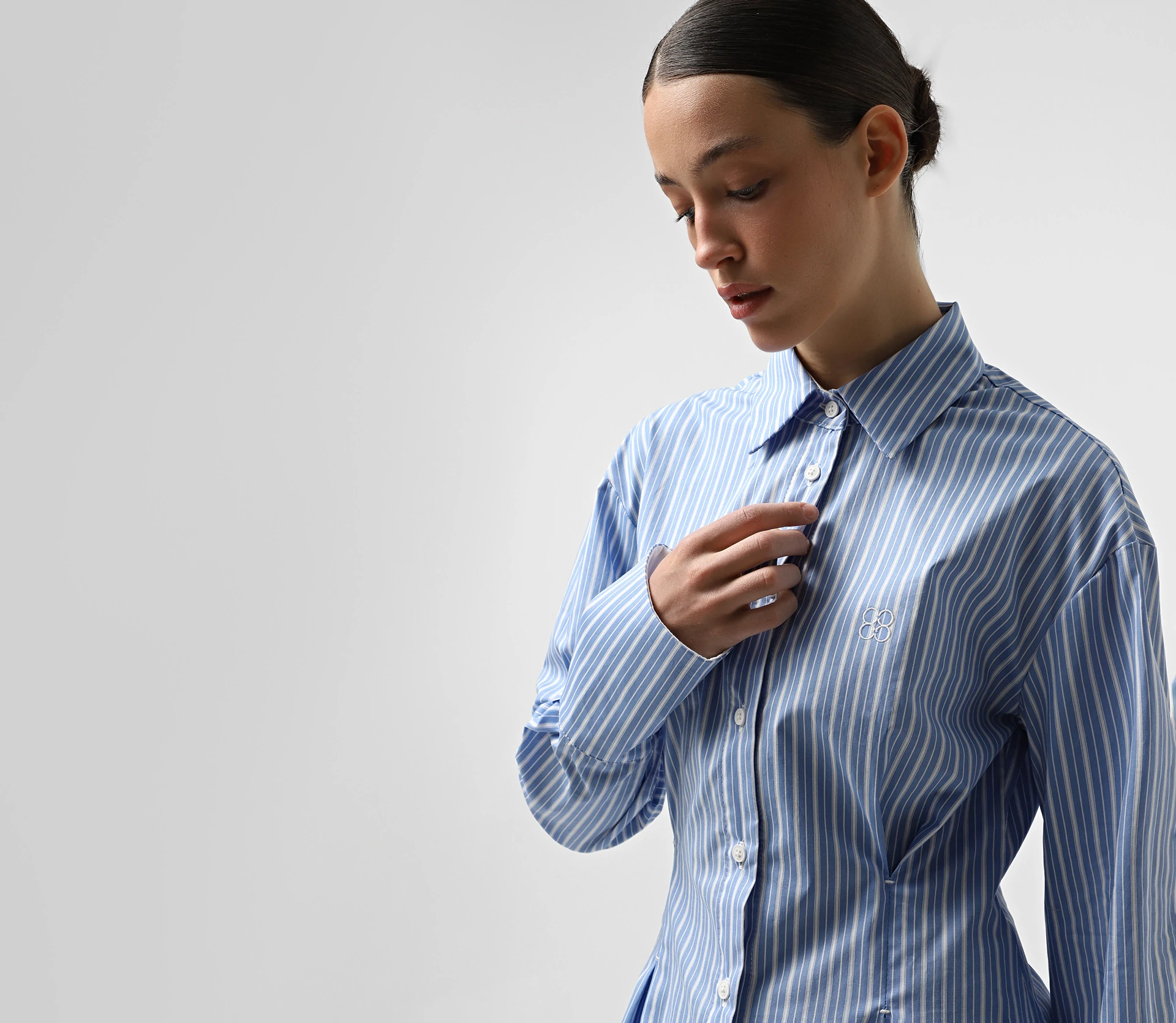 Сорочка в смужку із защипами блакитний - фото №7 Сорочка в смужку із защипами блакитний в інтернет-магазині