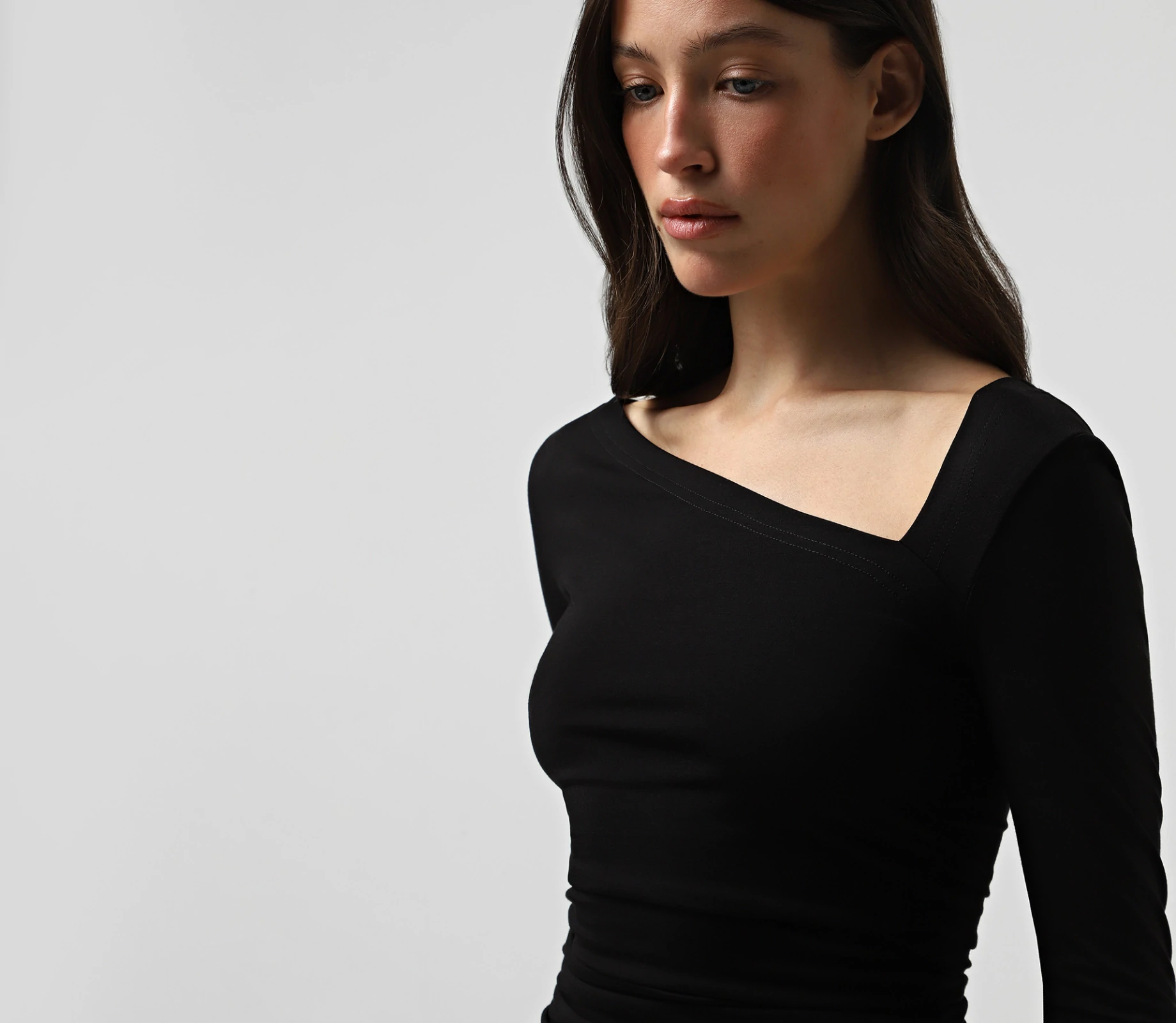 Сукня міні з асиметричним верхом чорний в інтернет-магазині