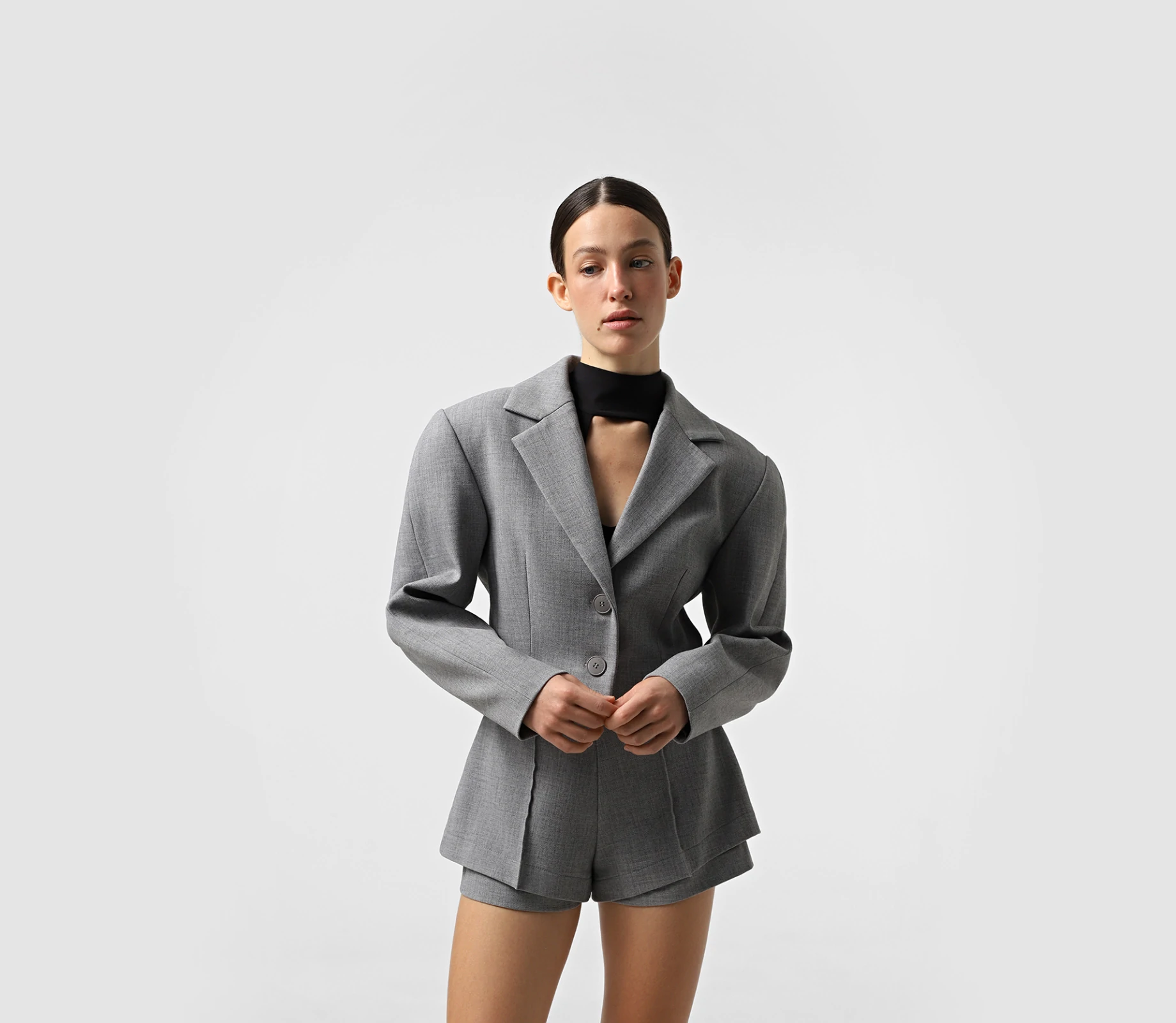 Жакет вкорочений з акцентними рукавами сірий знижки