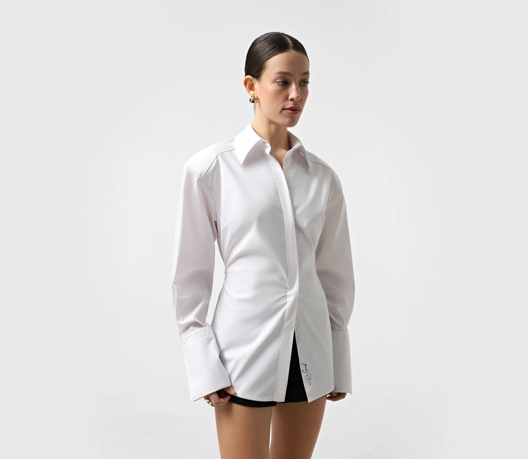 Сорочка приталена із зав'язкою ззаду білий - фото №3 Сорочка приталена із зав'язкою ззаду білий знижки