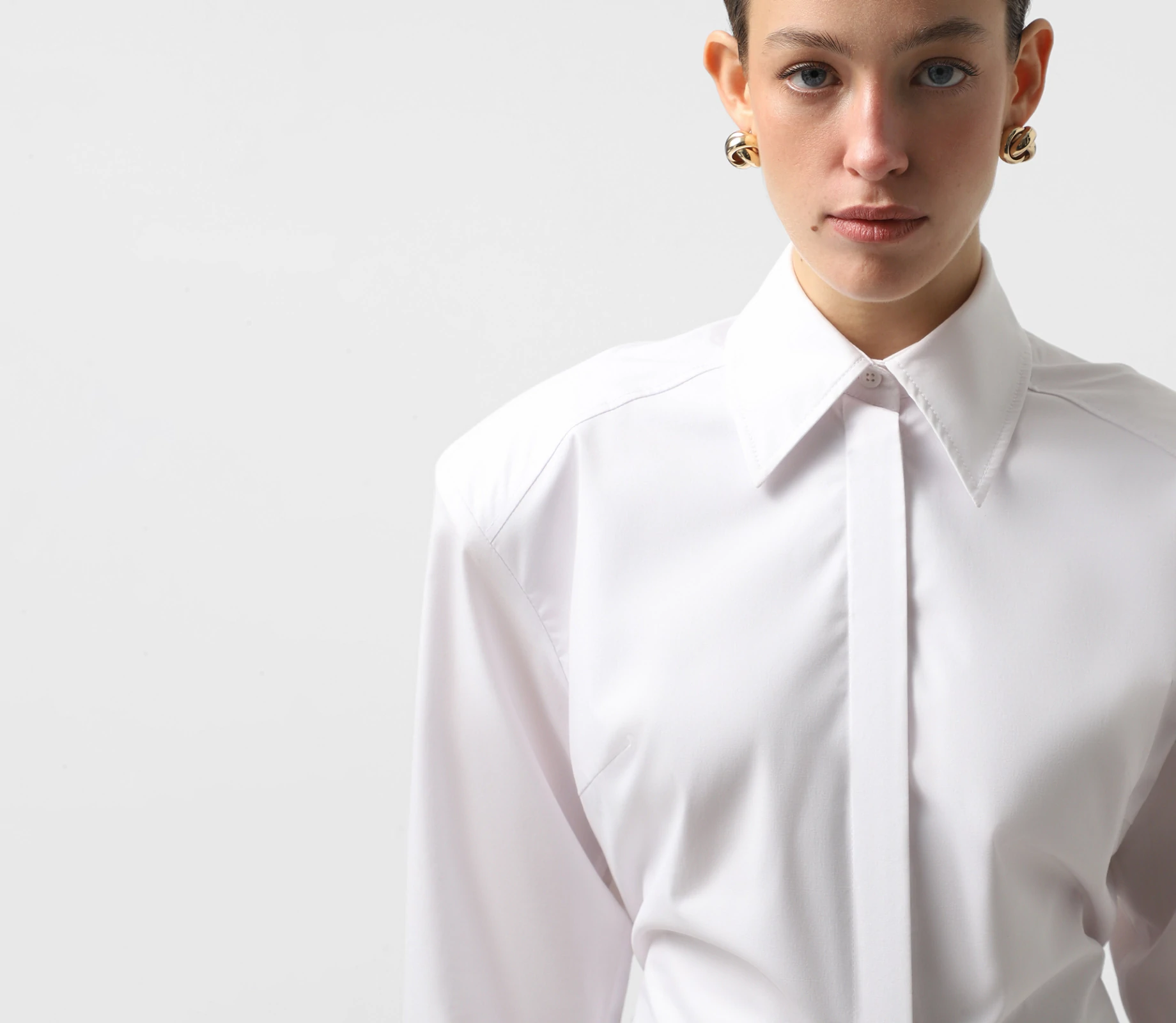 Сорочка приталена із зав'язкою ззаду білий - фото №4 Сорочка приталена із зав'язкою ззаду білий в Україні