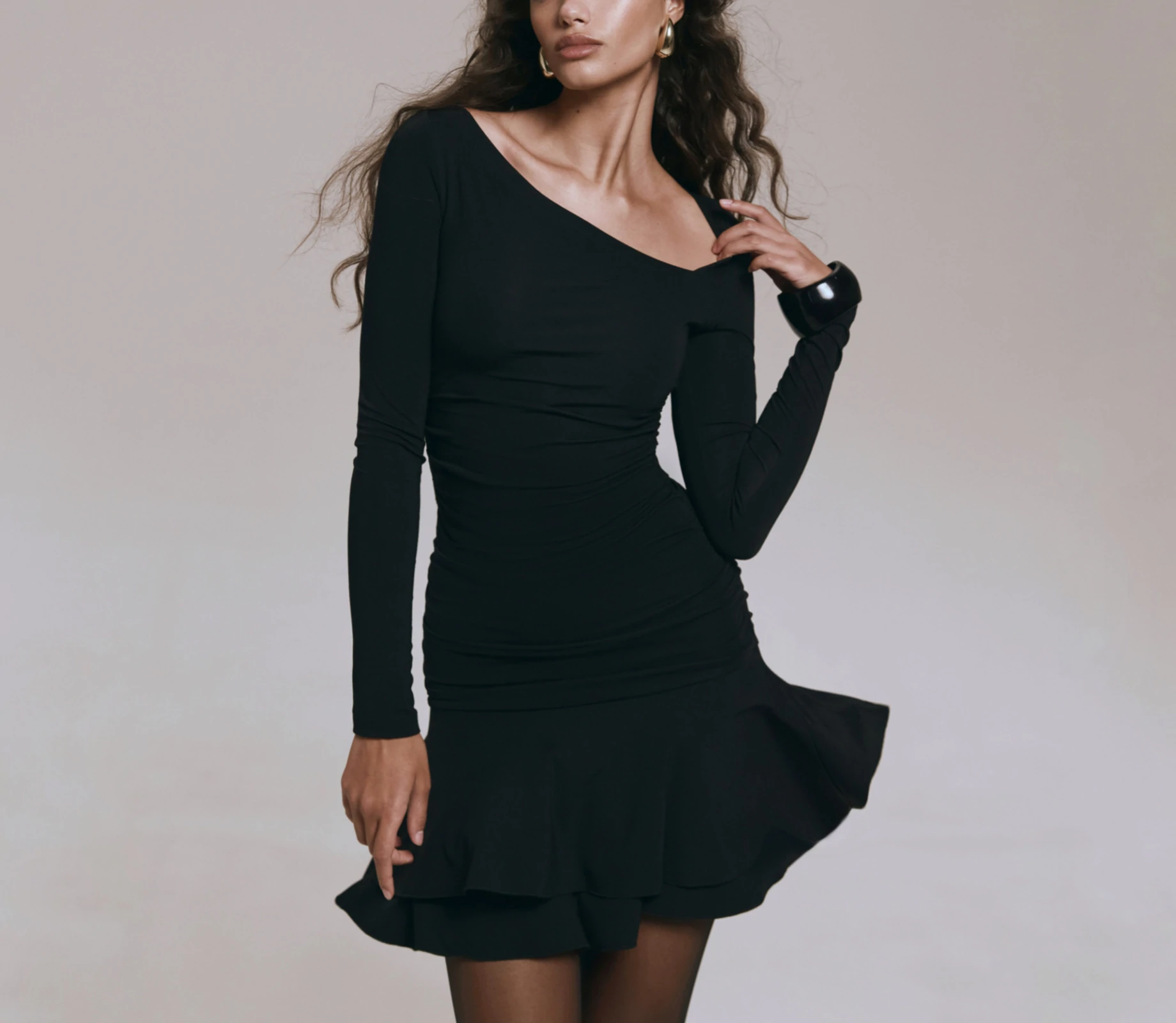 Сукня міні з асиметричним верхом чорний в Україні