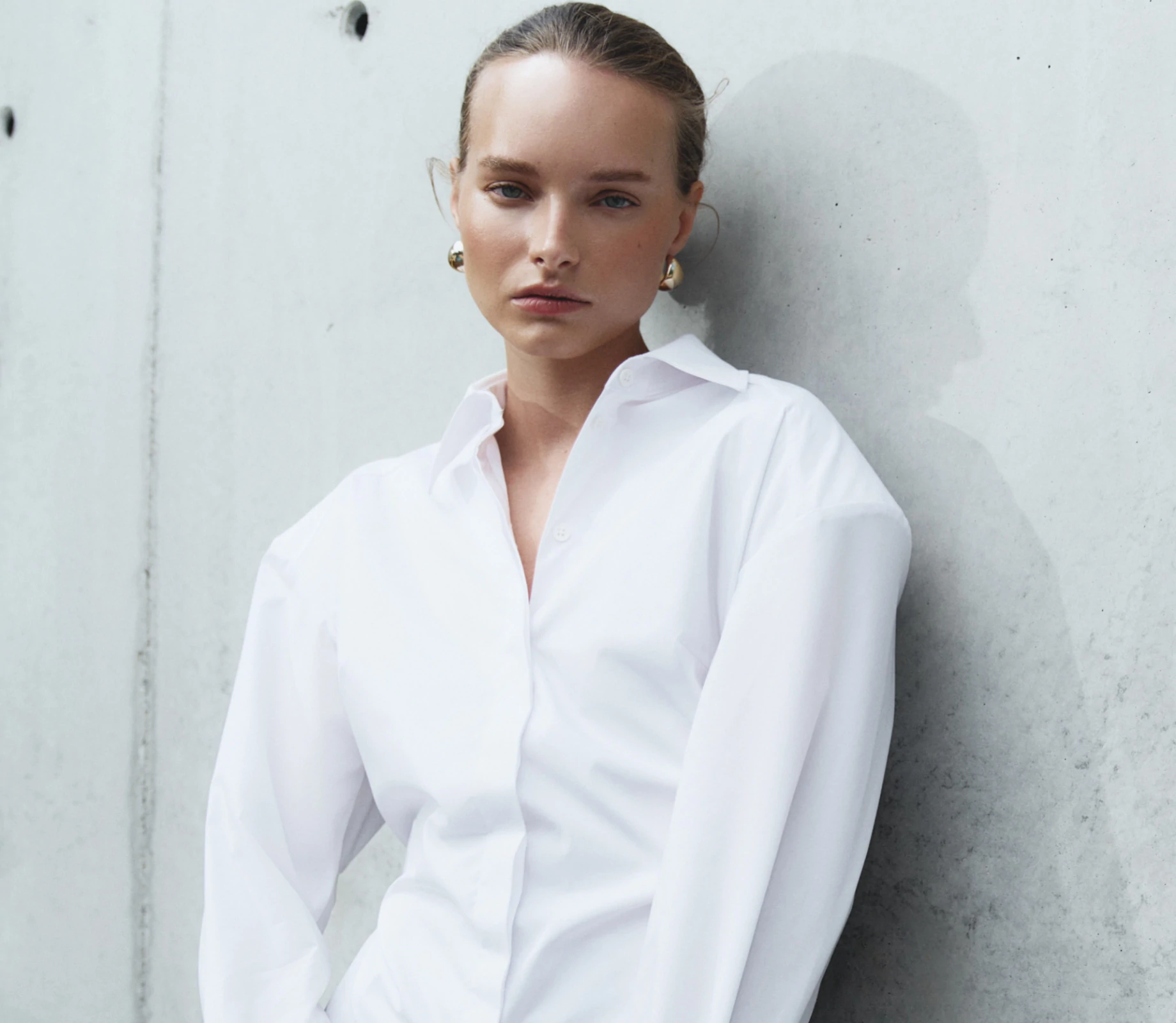 Сорочка приталена із зав'язкою ззаду білий - фото №2 Сорочка приталена із зав'язкою ззаду білий недорого