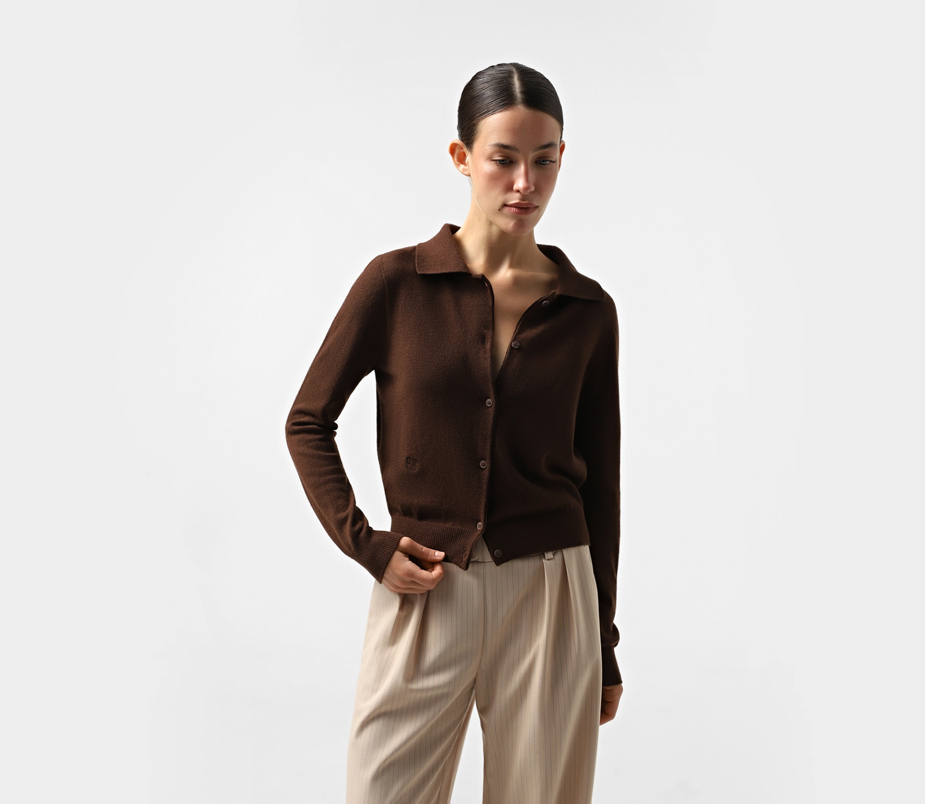 Джемпер вʼязаний на ґудзиках коричневий недорого