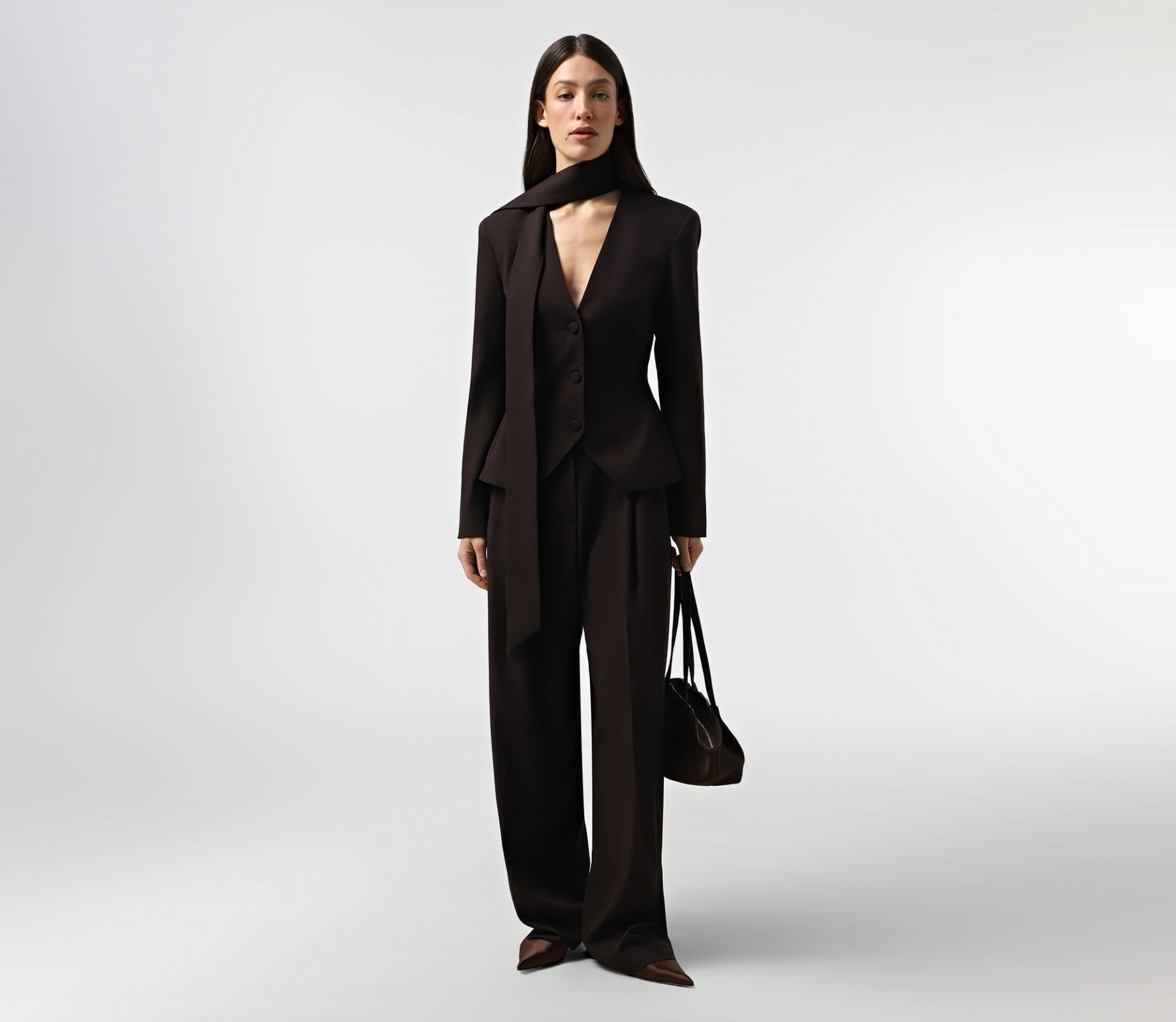 Жакет із завʼязкою на шиї коричневий замовити