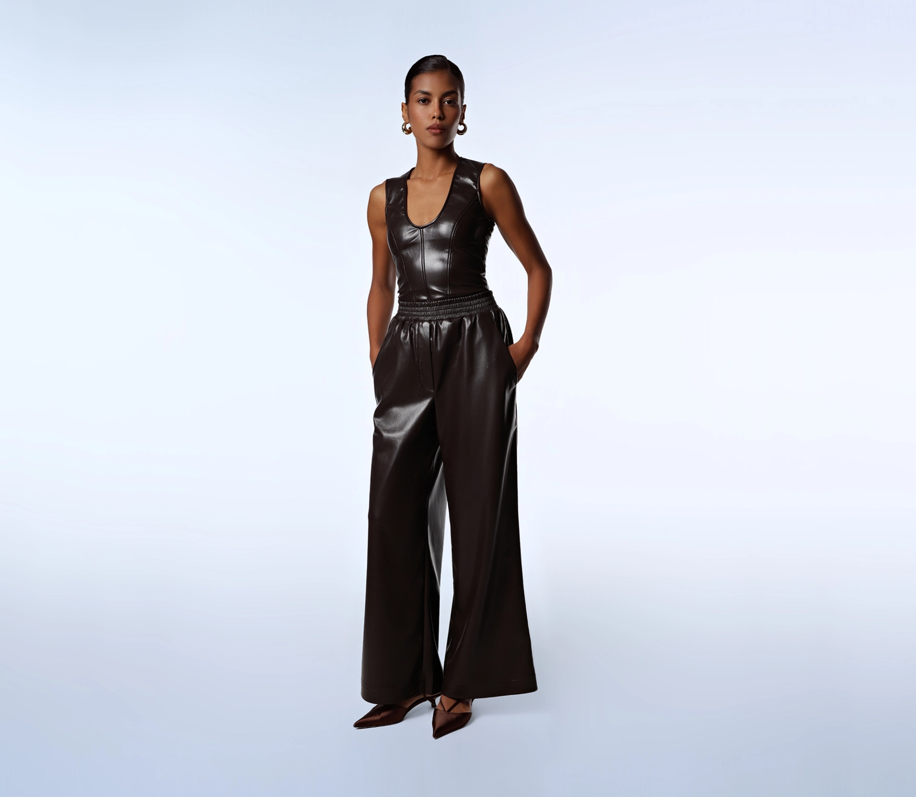 Штани шкіряні на резинці коричневий Штани шкіряні на резинці коричневий знижки