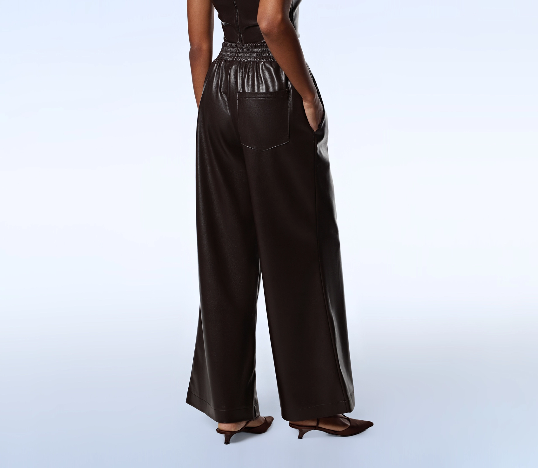 Штани шкіряні на резинці коричневий - фото №4 Штани шкіряні на резинці коричневий cher17