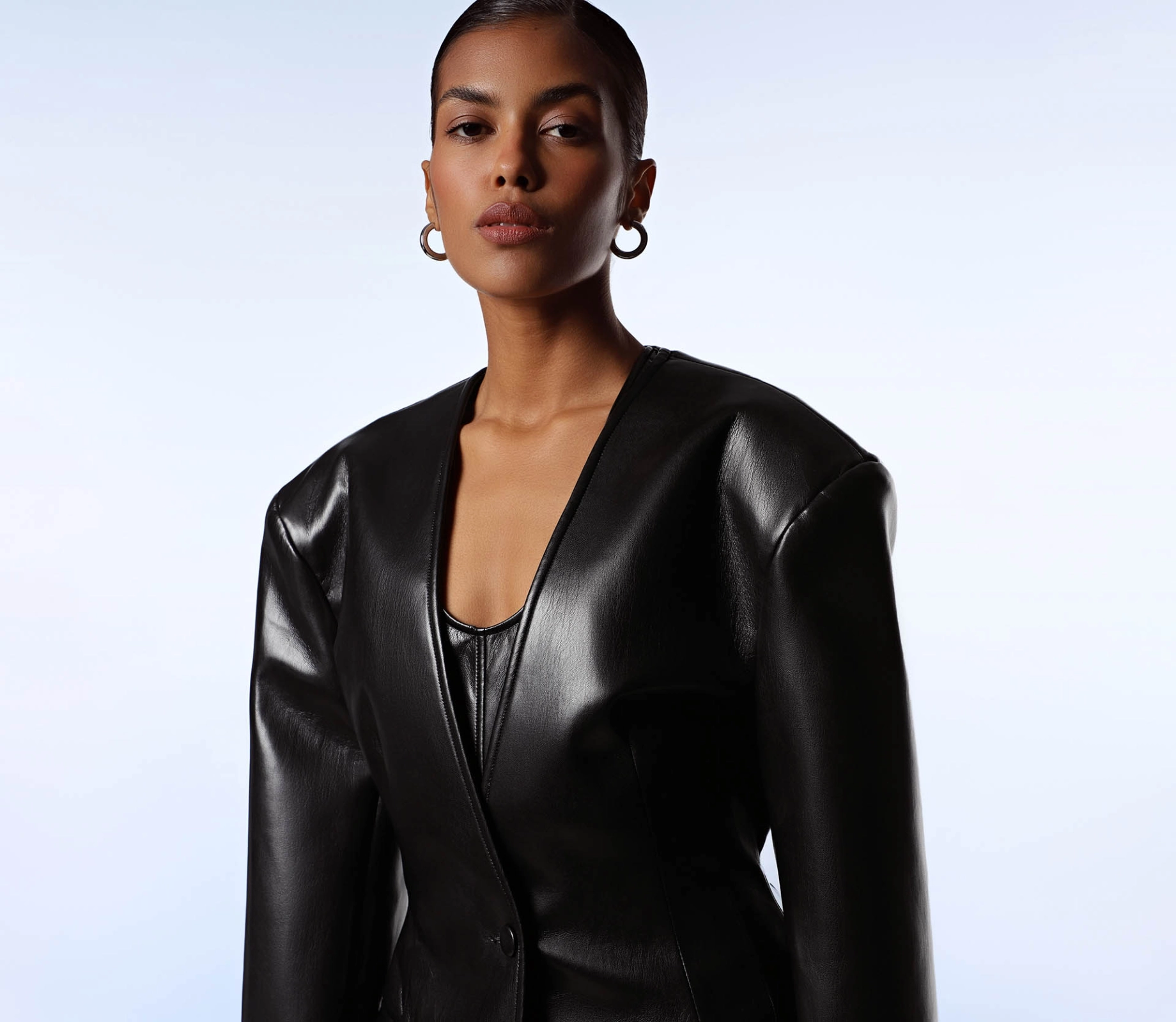 Жакет приталений з екошкіри чорний замовити