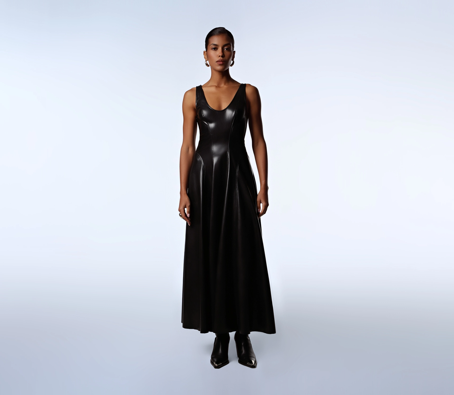 Сукня шкіряна з відстрочками чорний акції