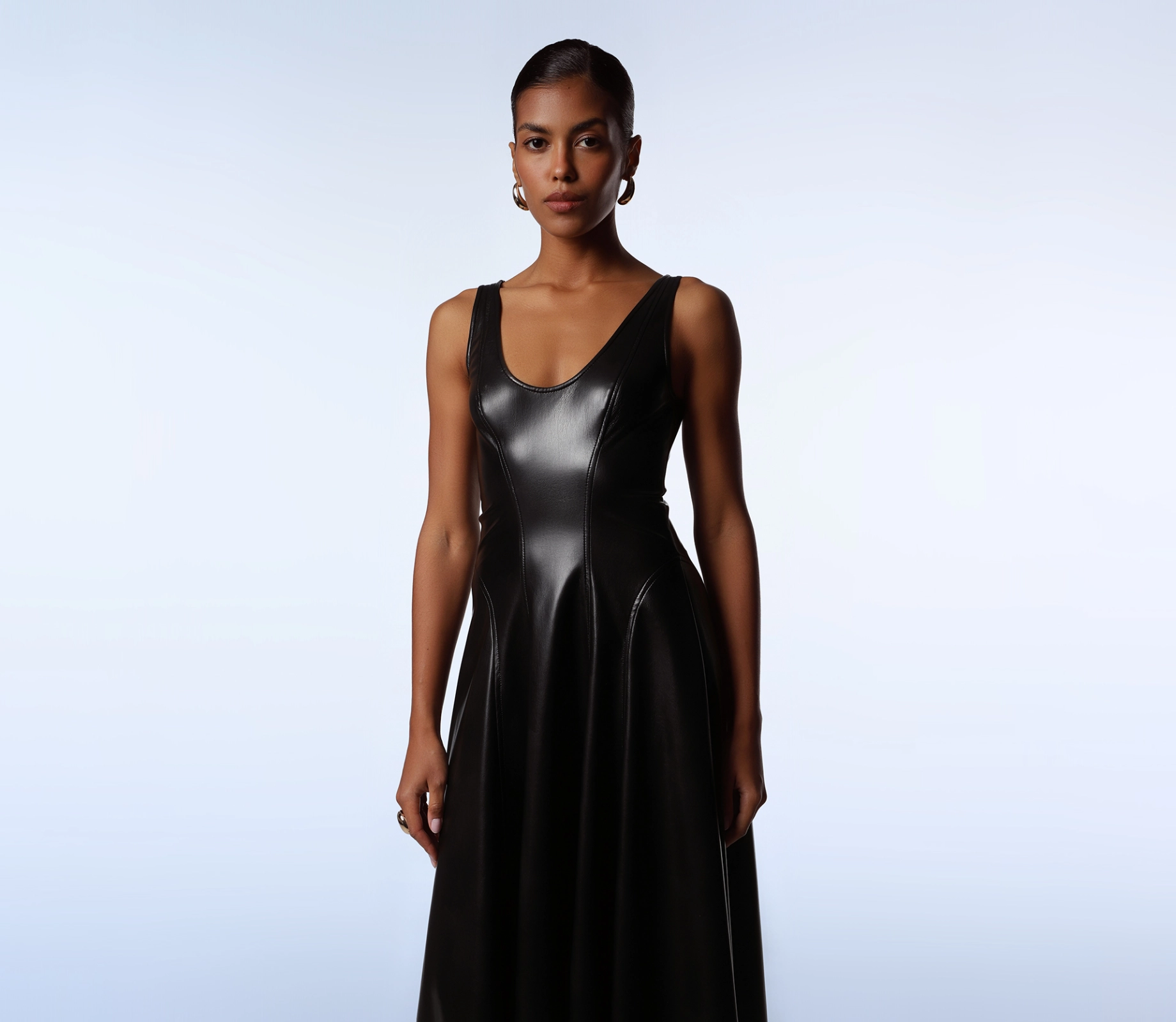 Сукня шкіряна з відстрочками чорний фото