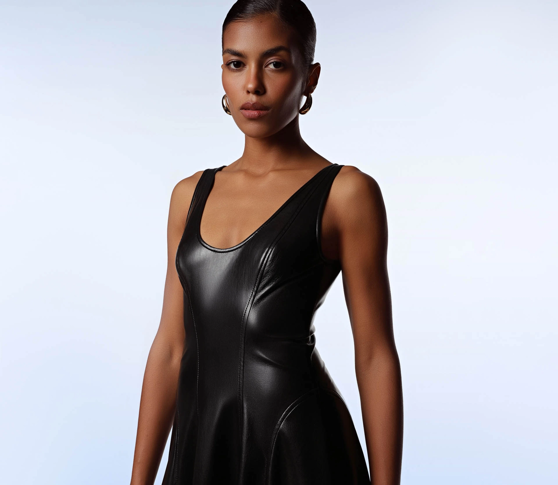 Сукня шкіряна з відстрочками чорний фото