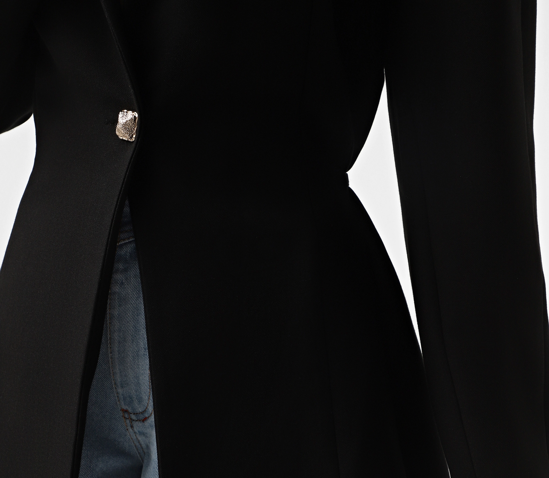 Жакет з золотистим гудзиком чорний ціна