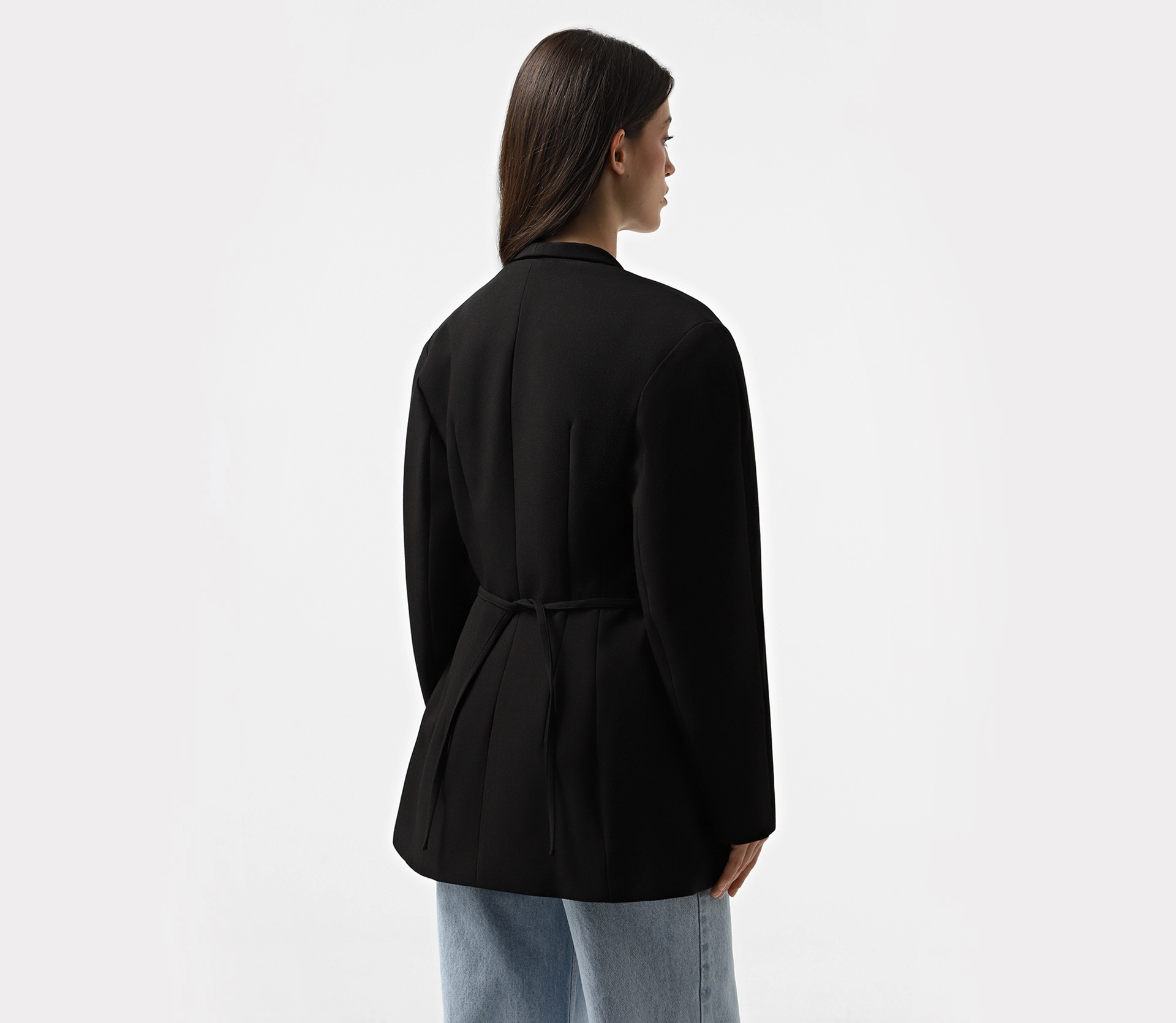 Жакет з золотистим гудзиком чорний фото