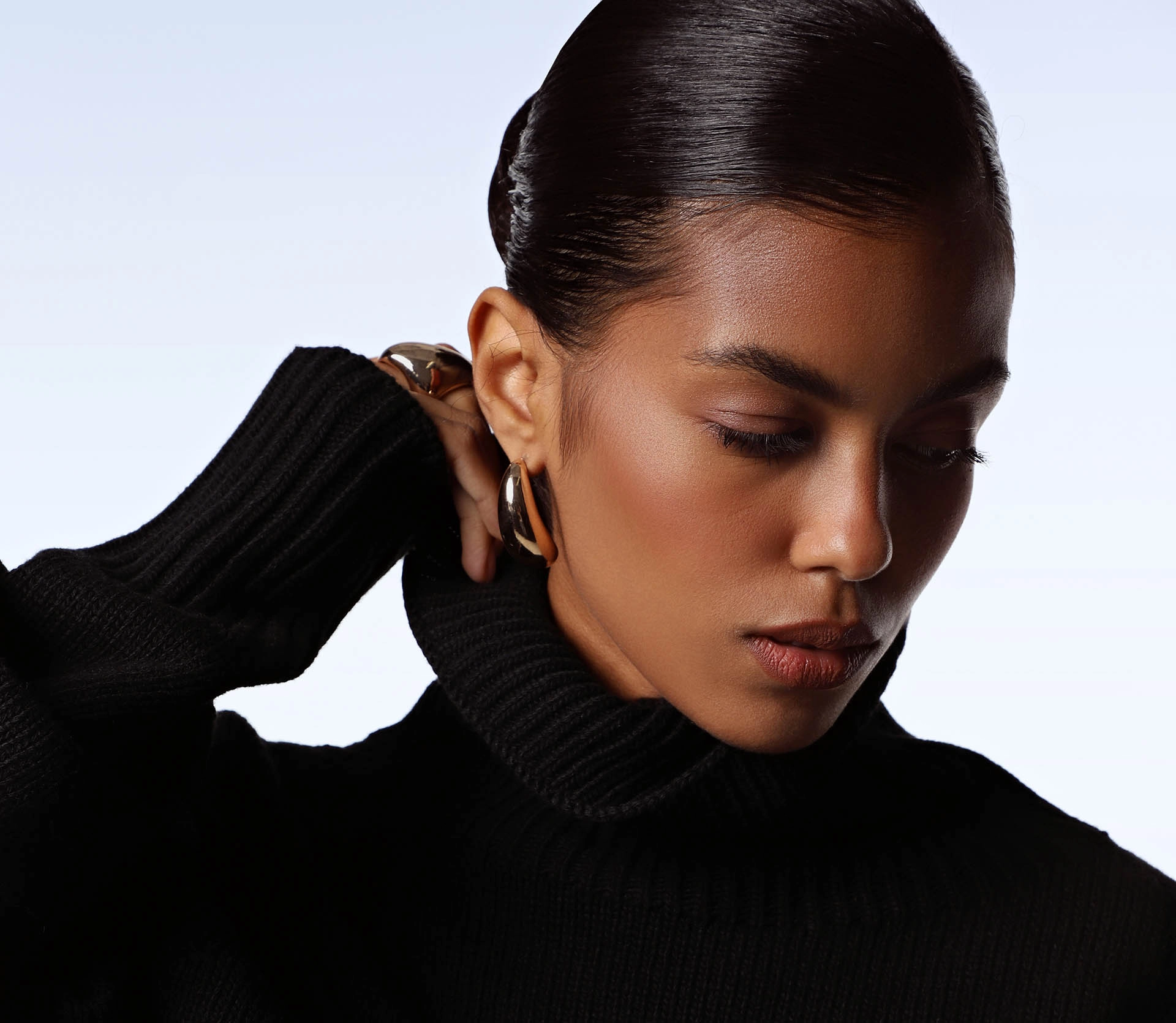 Джемпер вʼязаний з розрізами по низу чорний cher17