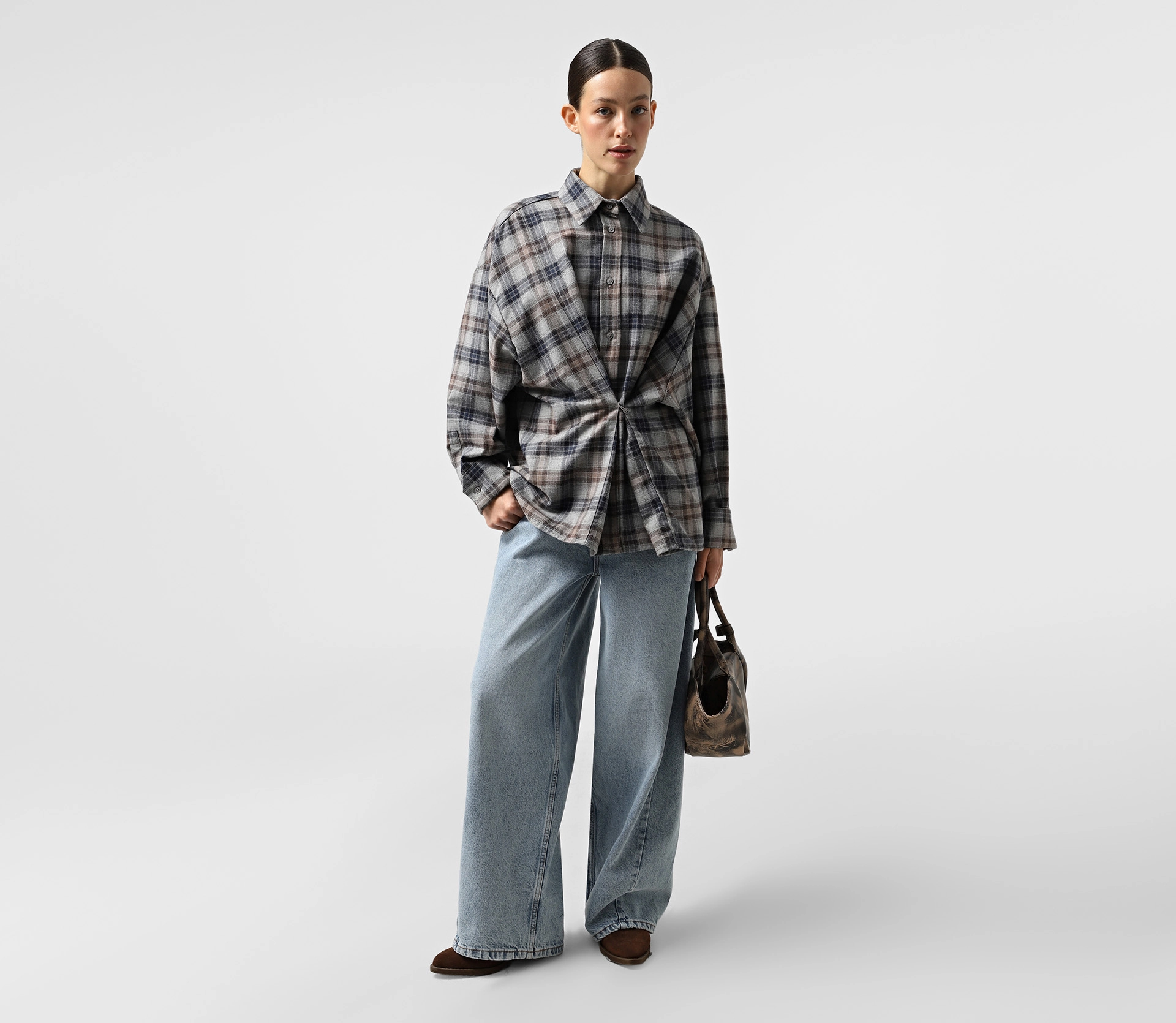 Сорочка в клітинку з асиметричною застібкою сірий в інтернет-магазині