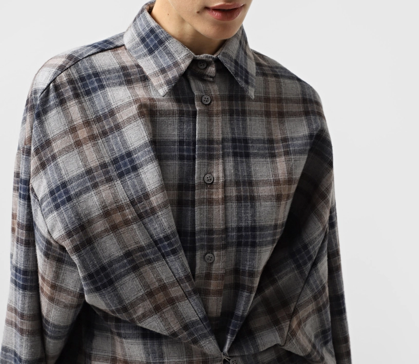 Сорочка в клітинку з асиметричною застібкою сірий - фото №4 Сорочка в клітинку з асиметричною застібкою сірий знижки