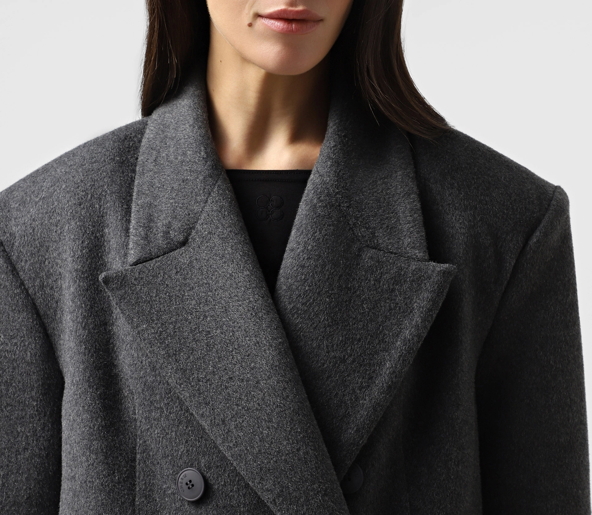 Пальто довге з подвійними клапанами сірий - фото №3 Пальто довге з подвійними клапанами сірий акції