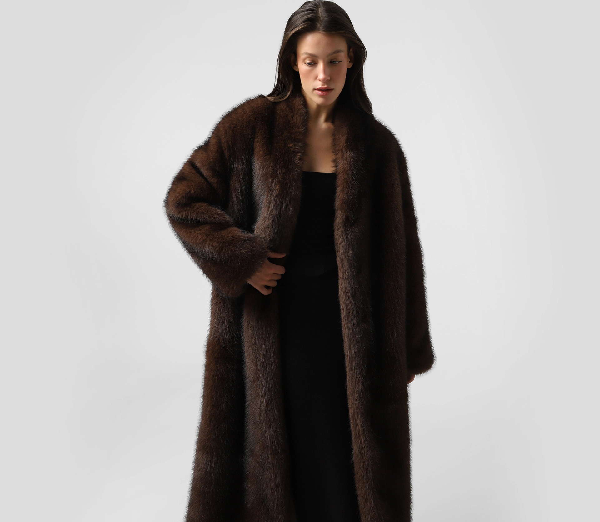 Шуба довга без коміру коричневий купити