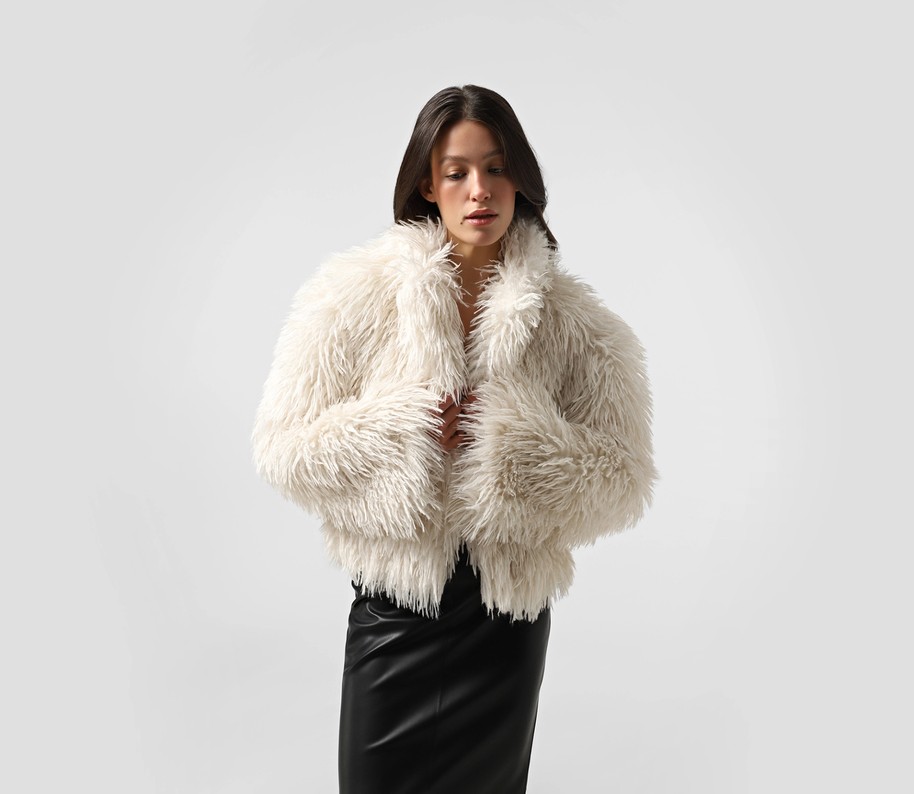 Шуба лама молочний купити