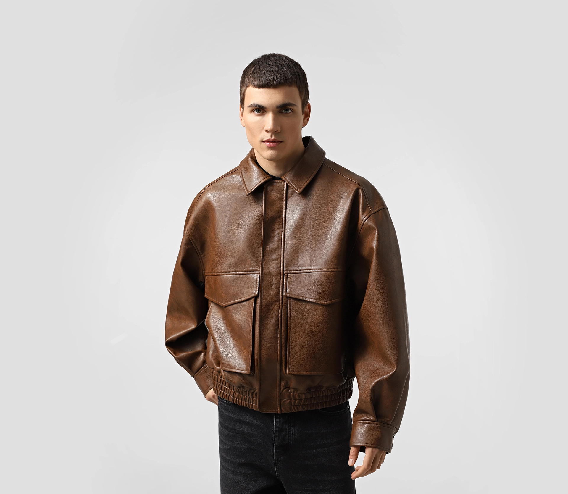 Бомбер чоловічий з еко-шкіри коричневий - фото №4 Бомбер чоловічий з еко-шкіри коричневий в інтернет-магазині