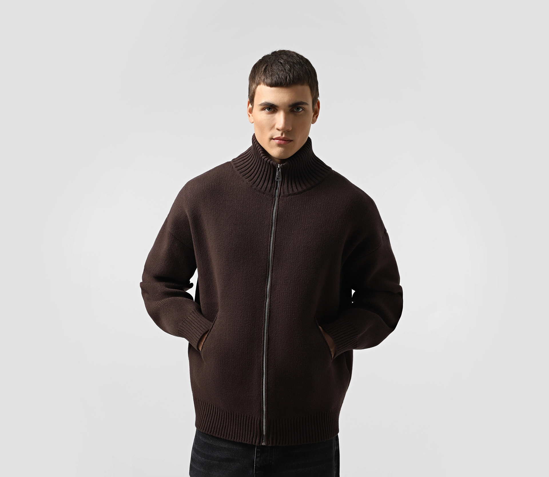 Светр чоловічий на блискавці коричневий - фото №4 Светр чоловічий на блискавці коричневий знижки