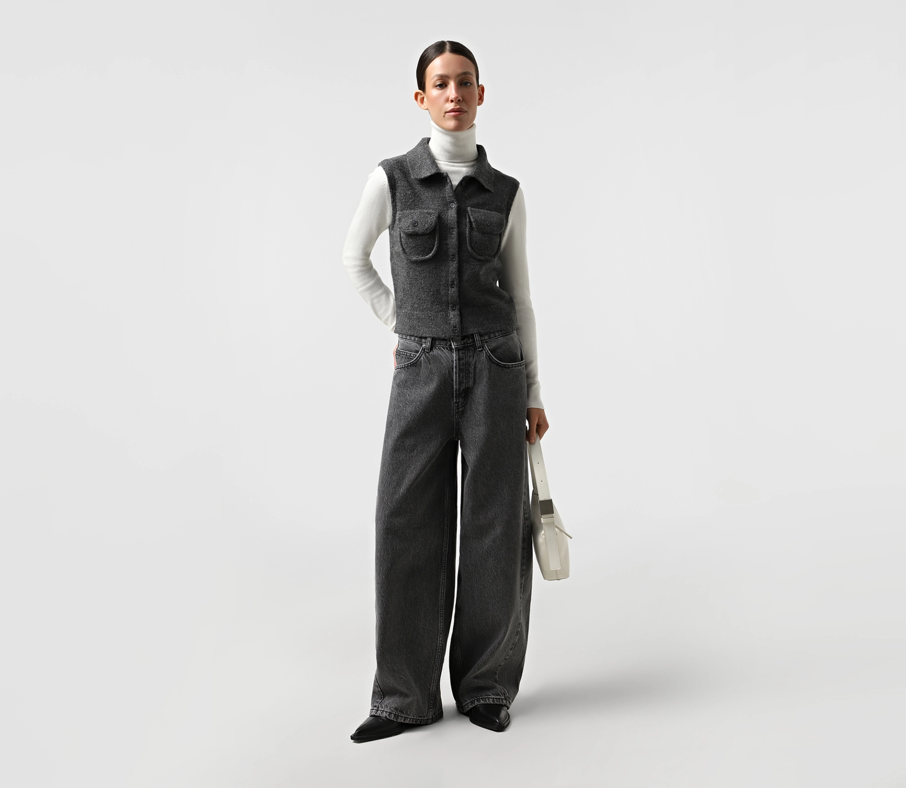 Жилет вʼязаний з кишенями сірий cher17