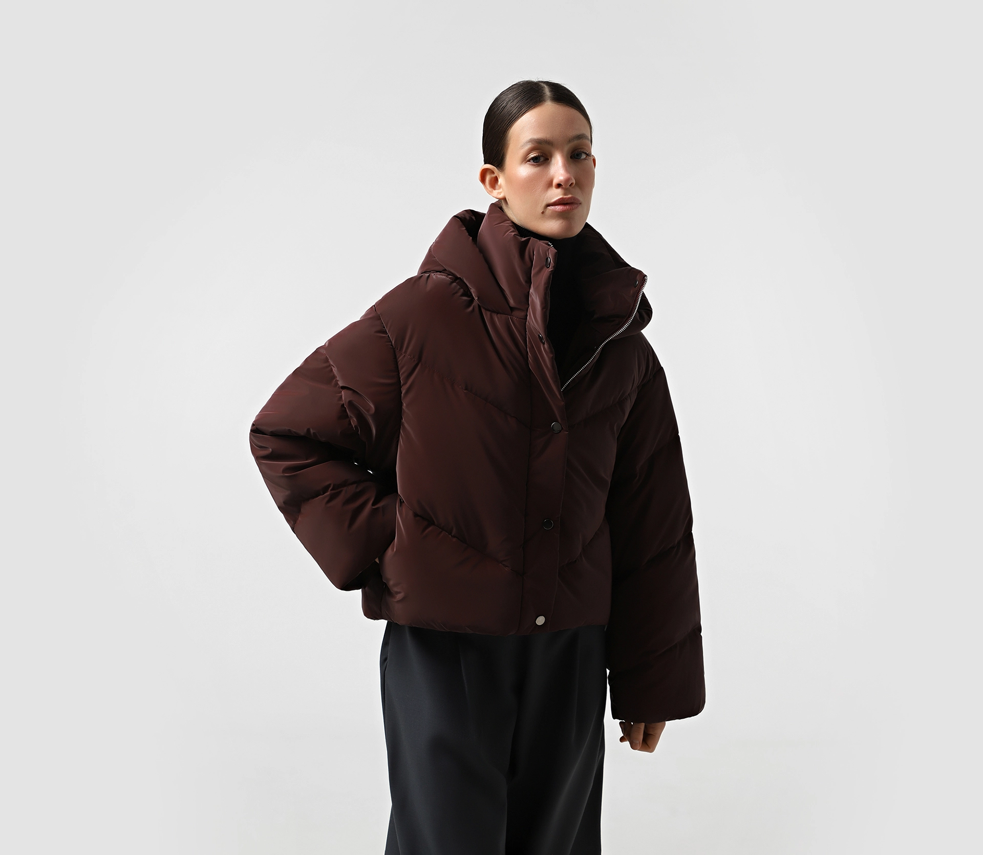 Пуховик вкорочений бургунді купити