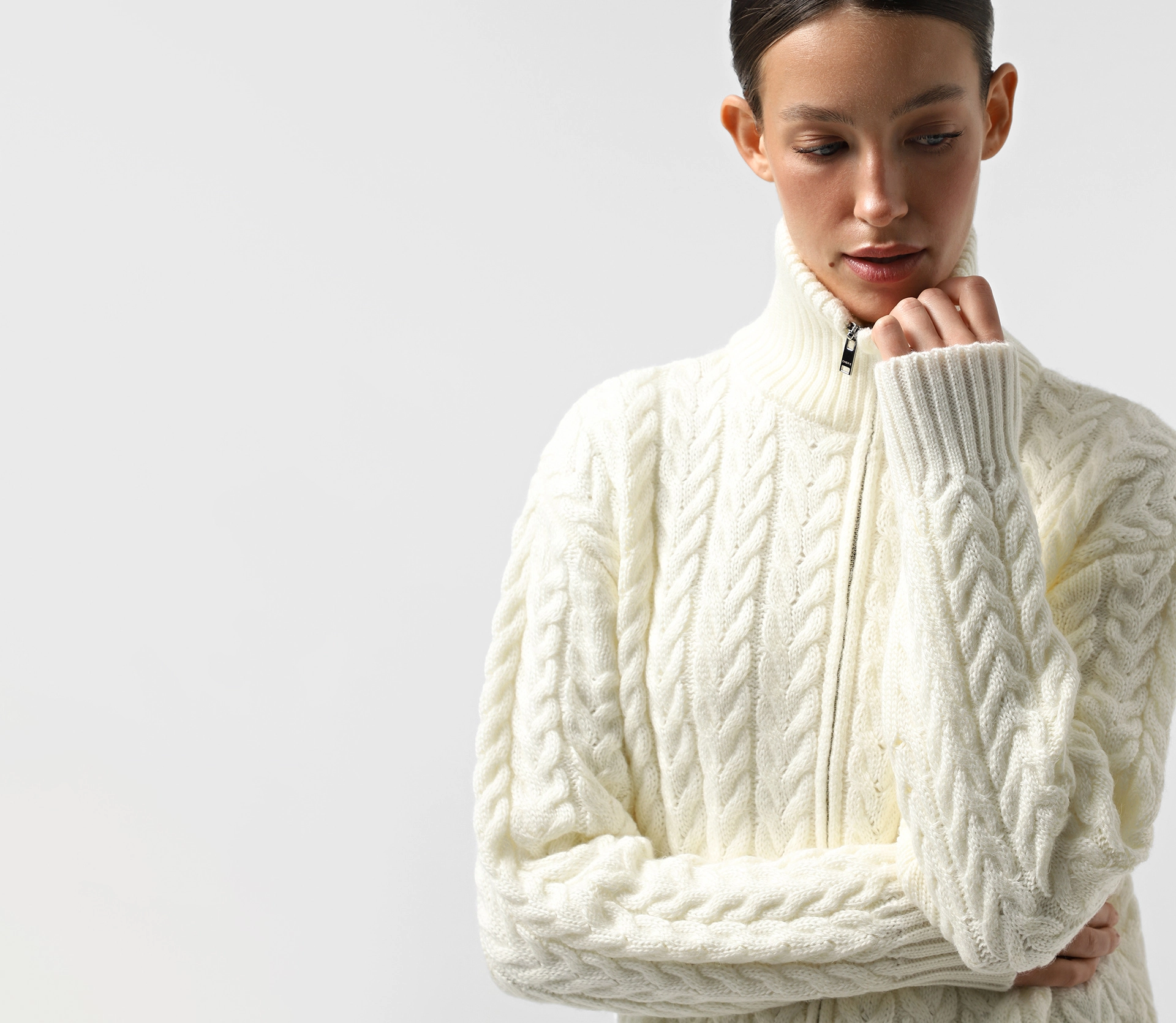 Кардиган в'язаний на блискавці коси молочний в Україні