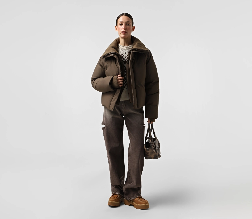 Пуховик вкорочений з довʼязом коричневий купити