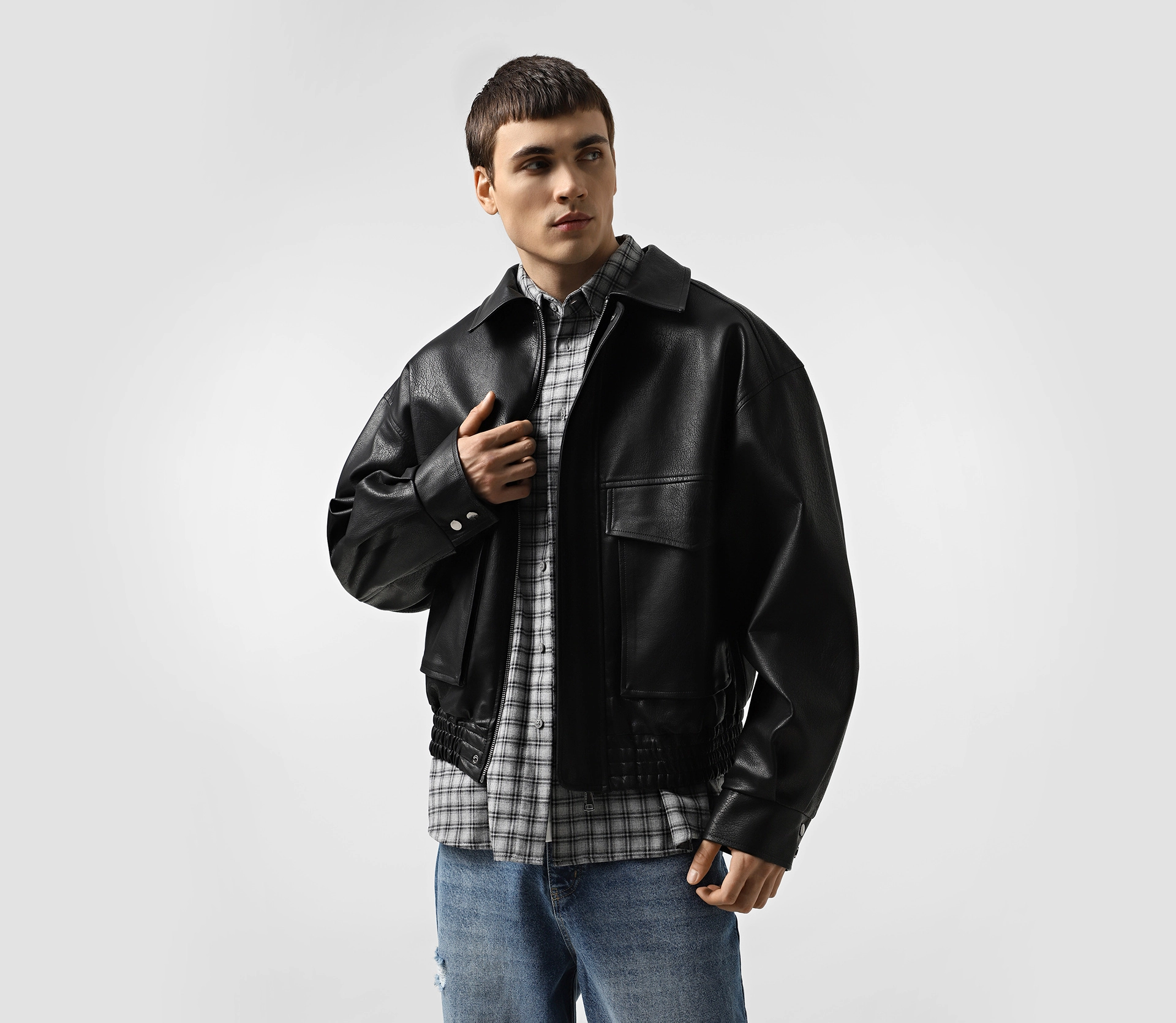 Бомбер чоловічий з еко-шкіри чорний - фото №4 Бомбер чоловічий з еко-шкіри чорний ціна