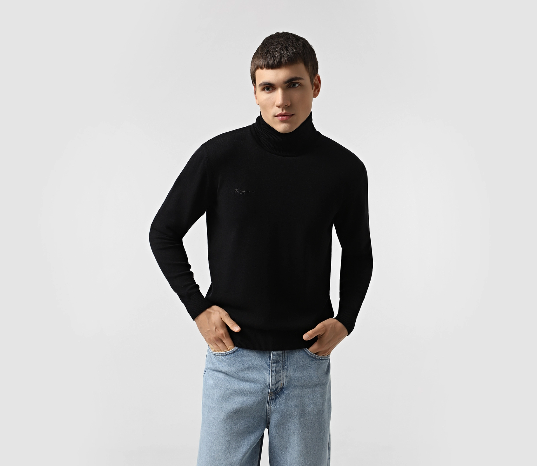 Гольф в'язаний чоловічий з вишивкою чорний замовити