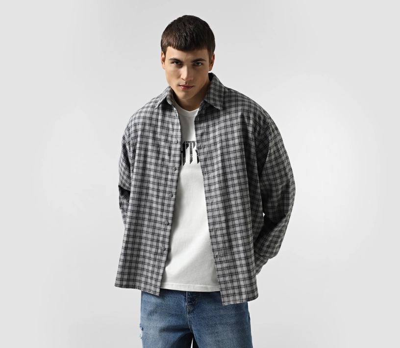 Сорочка чоловіча в клітинку з принтом сірий фото