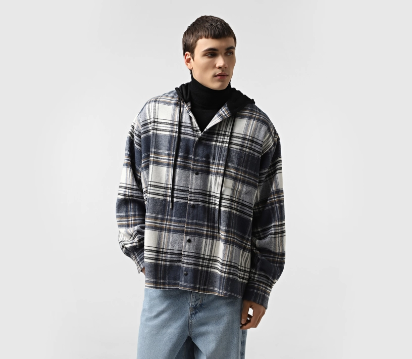 Сорочка чоловіча  в клітинку з капюшоном та принтом синьо-молочний фото