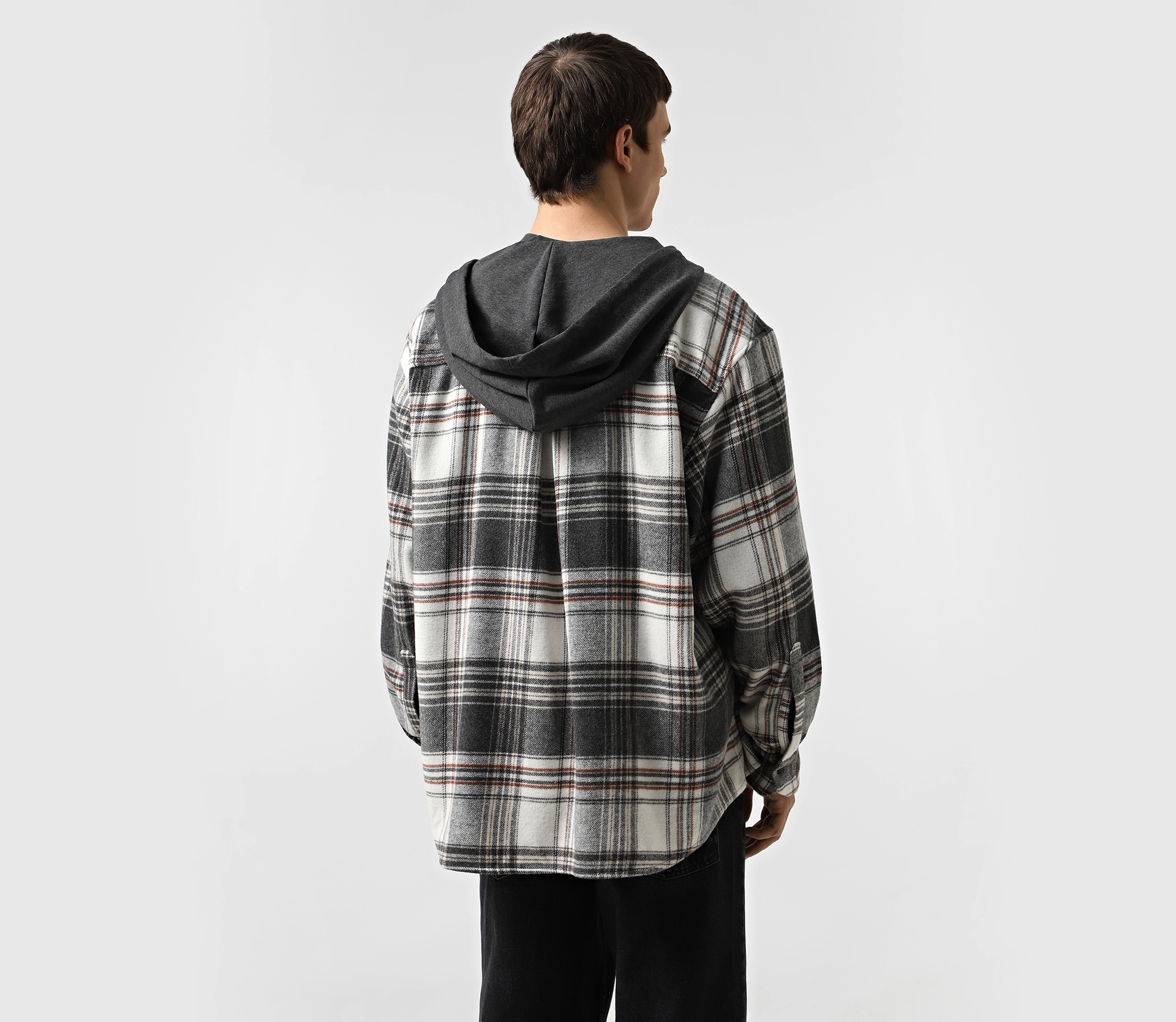 Сорочка чоловіча в клітинку з капюшоном сіро-чорний - фото №5 Сорочка чоловіча в клітинку з капюшоном сіро-чорний ціна