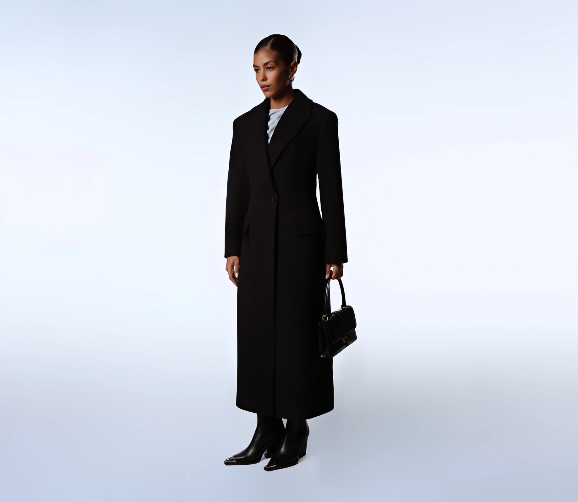 Пальто приталеного силуету чорний акції