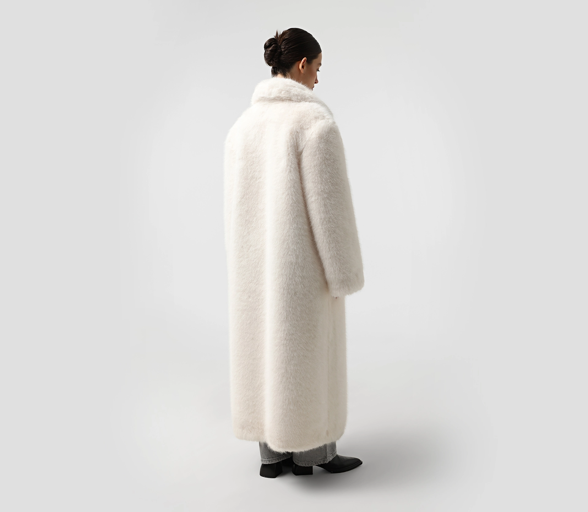 Шуба довга молочний - фото №5 Шуба довга молочний замовити