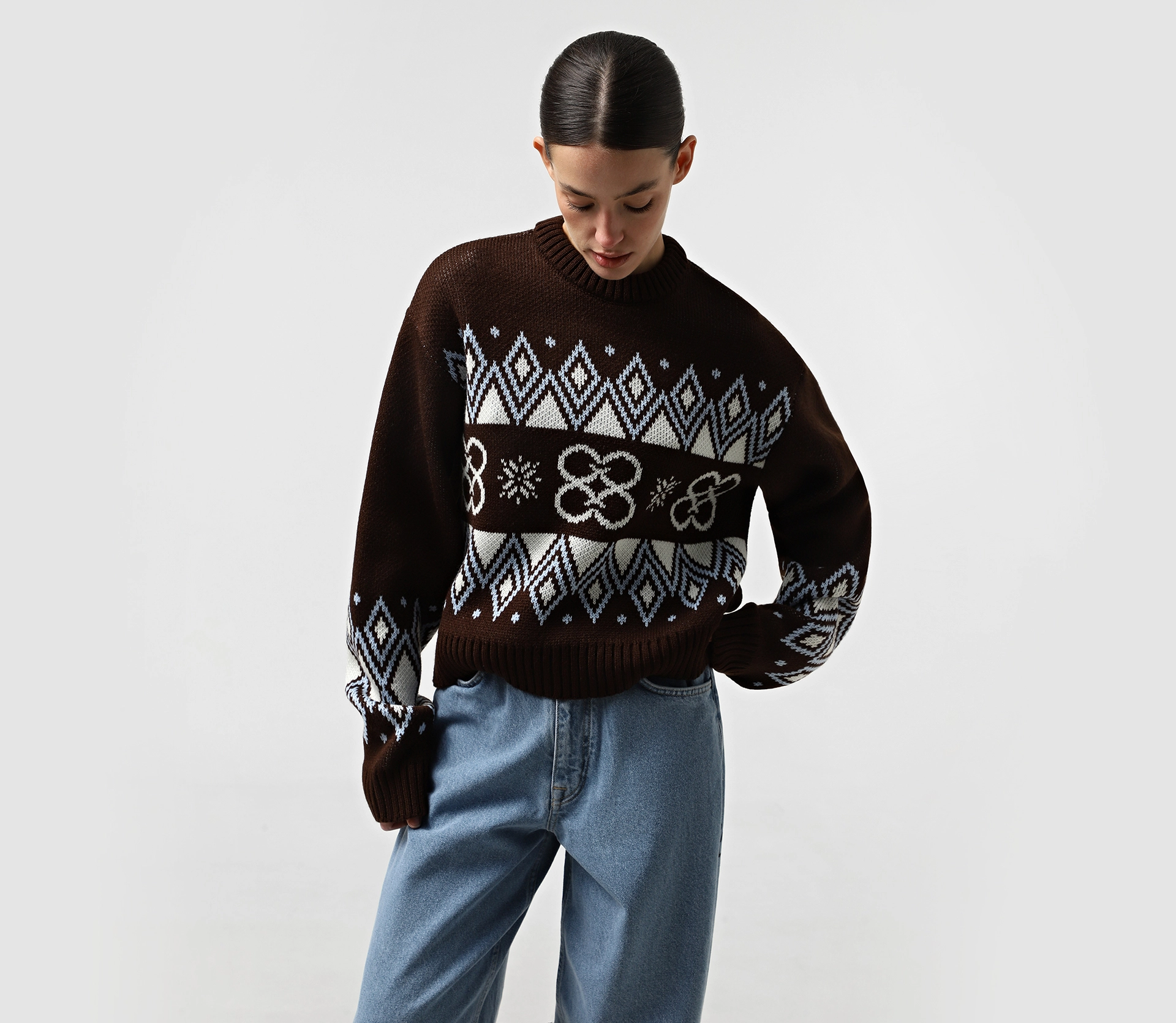 Світшот вʼязаний з орнаментом коричневий фото