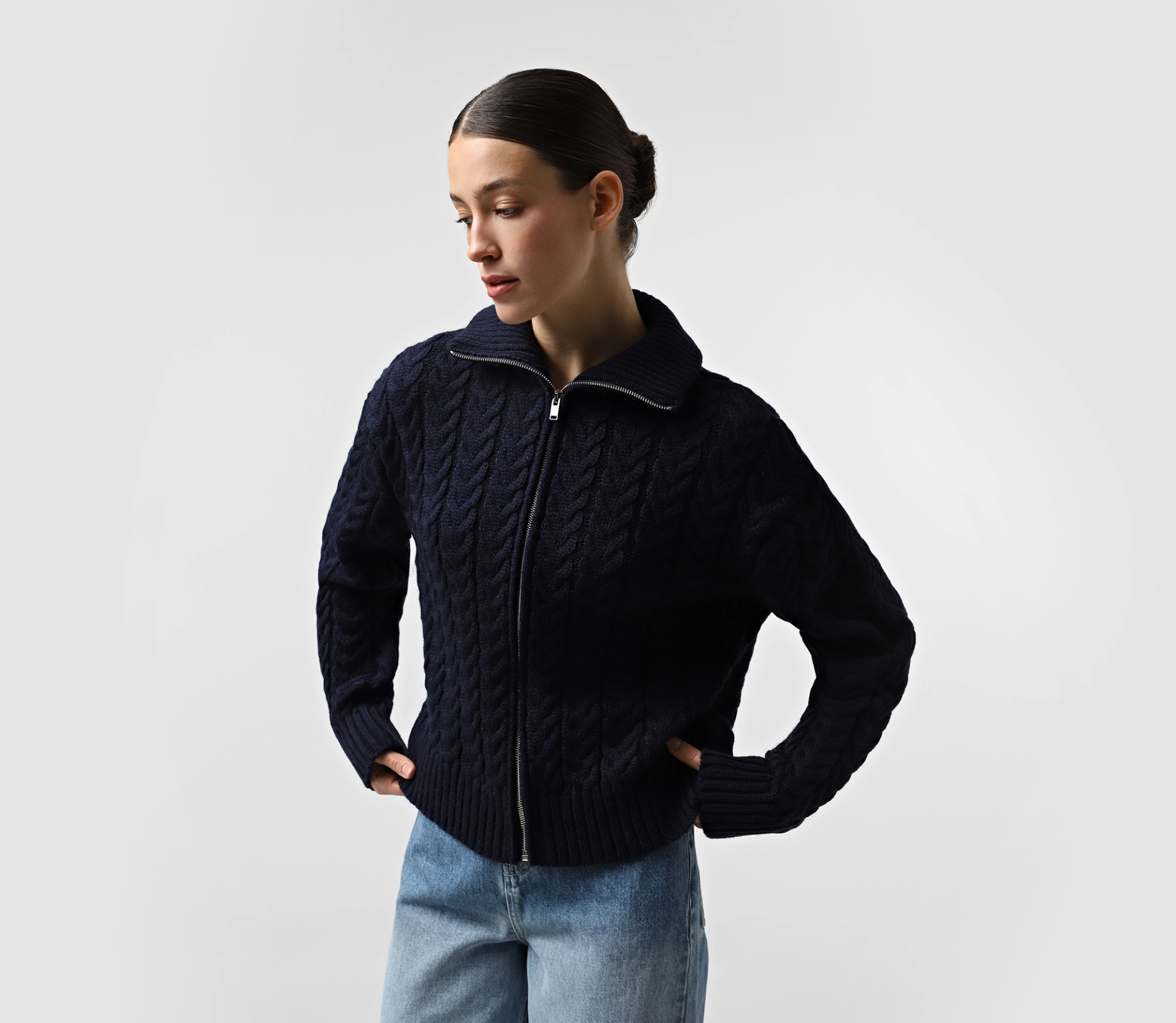 Кардиган в'язаний на блискавці коси темно-синій фото