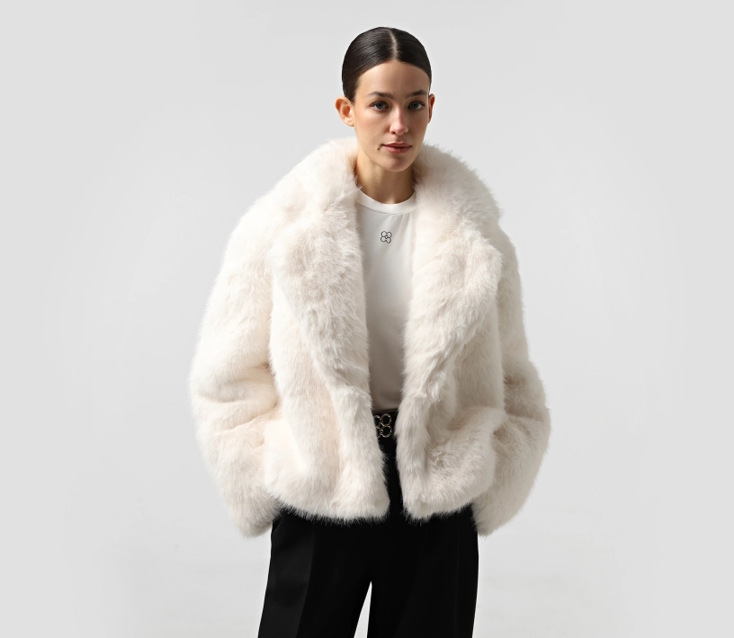 Шуба коротка молочний купити