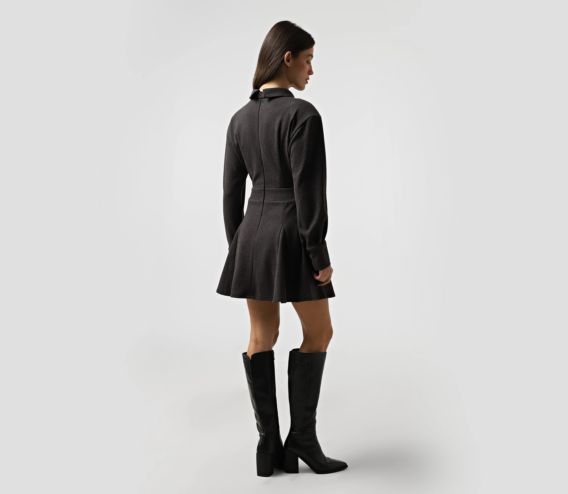 Сукня міні з акцентними плечима сірий ціна