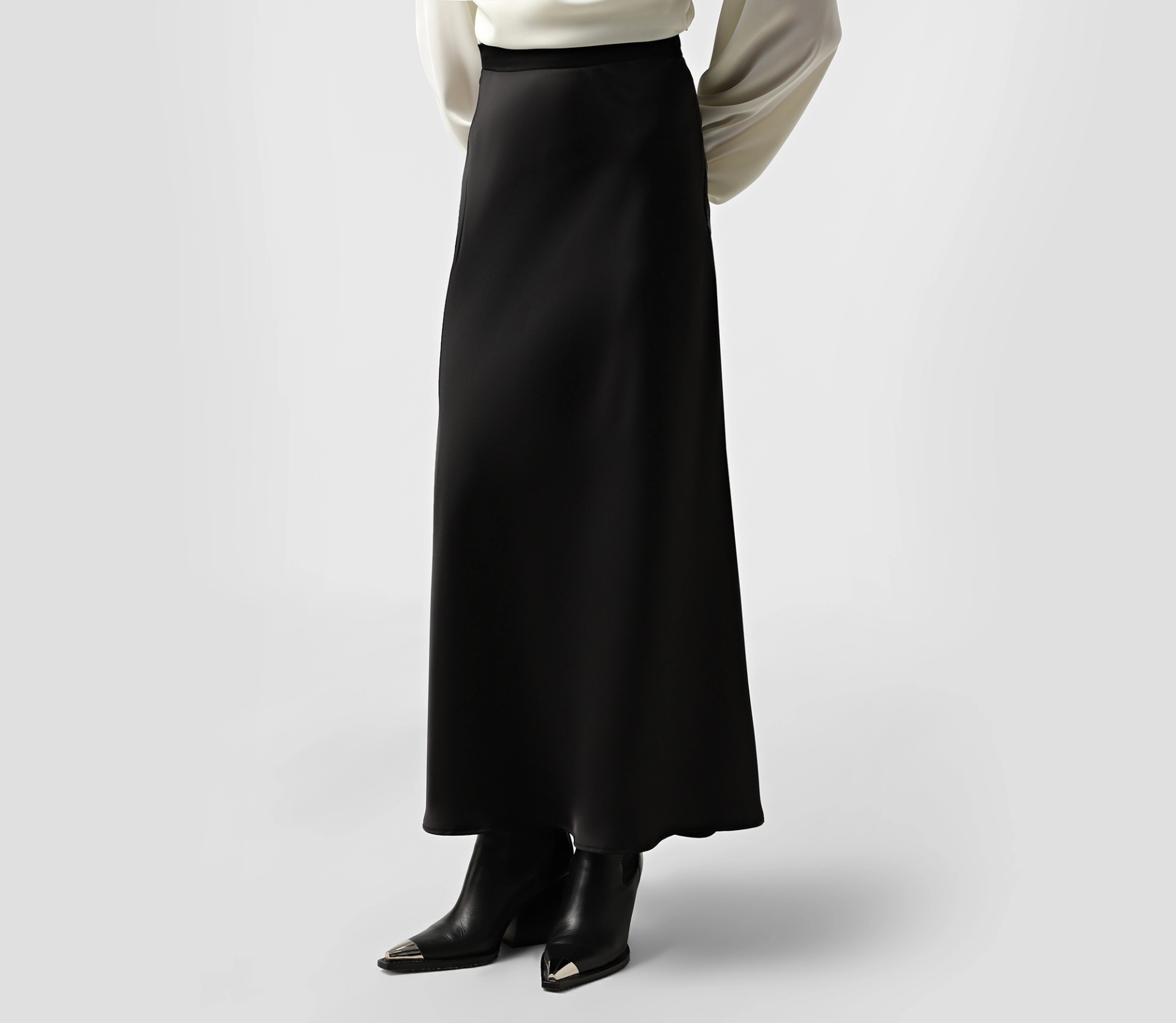 Спідниця міді сатинова чорний фото