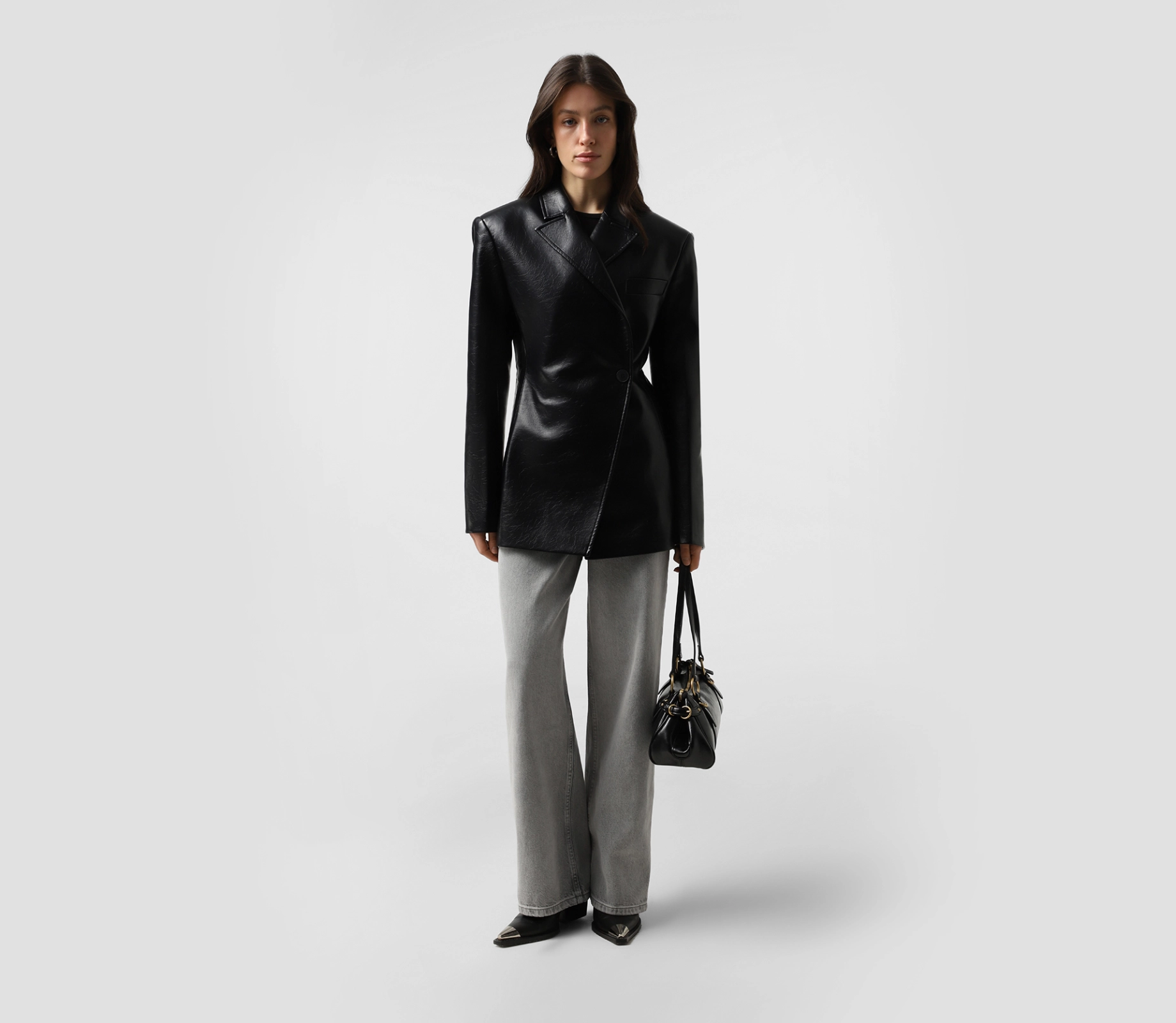 Жакет приталений з екошкіри чорний в інтернет-магазині