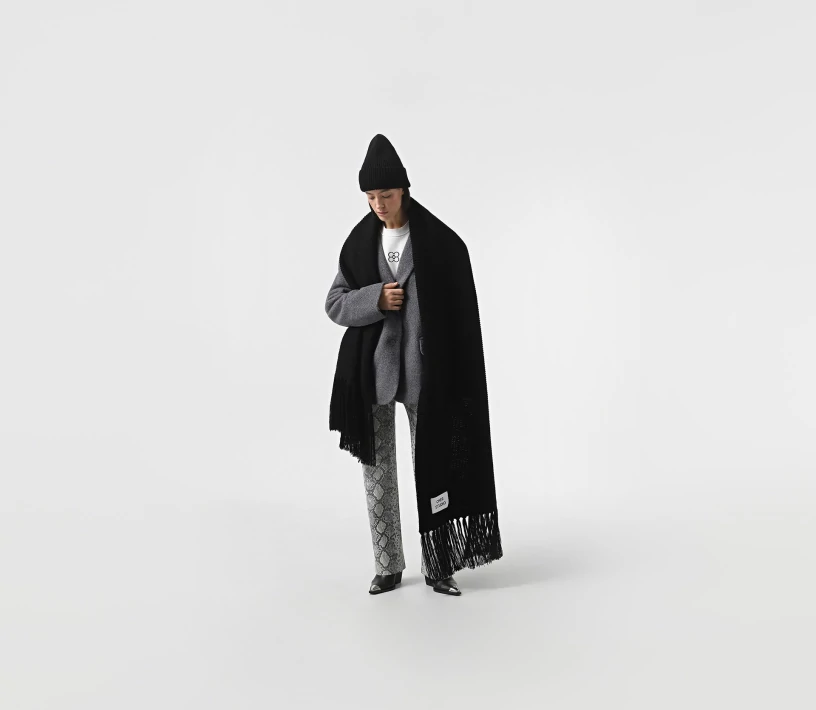 Шарф з об’ємної в’язки чорний купити