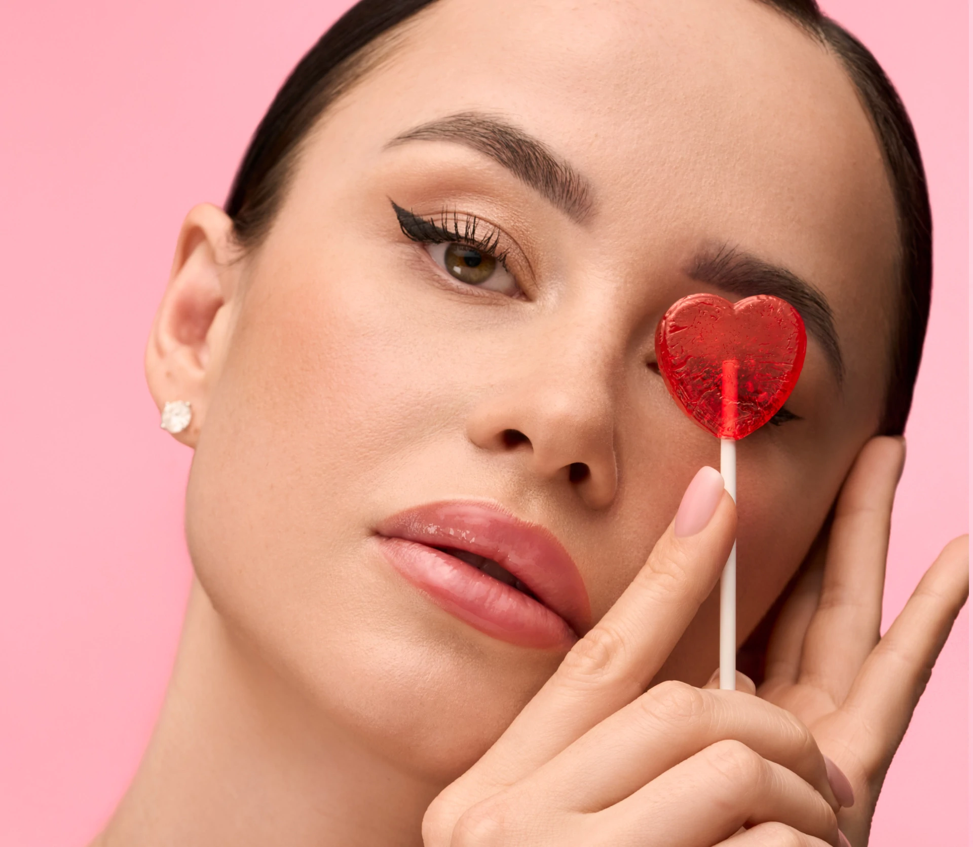 Набір двох ліпперів CHER’17 x LIPSS: Lovely red та Pinky love - фото №7 Набір двох ліпперів CHER’17 x LIPSS: Lovely red та Pinky love в інтернет-магазині