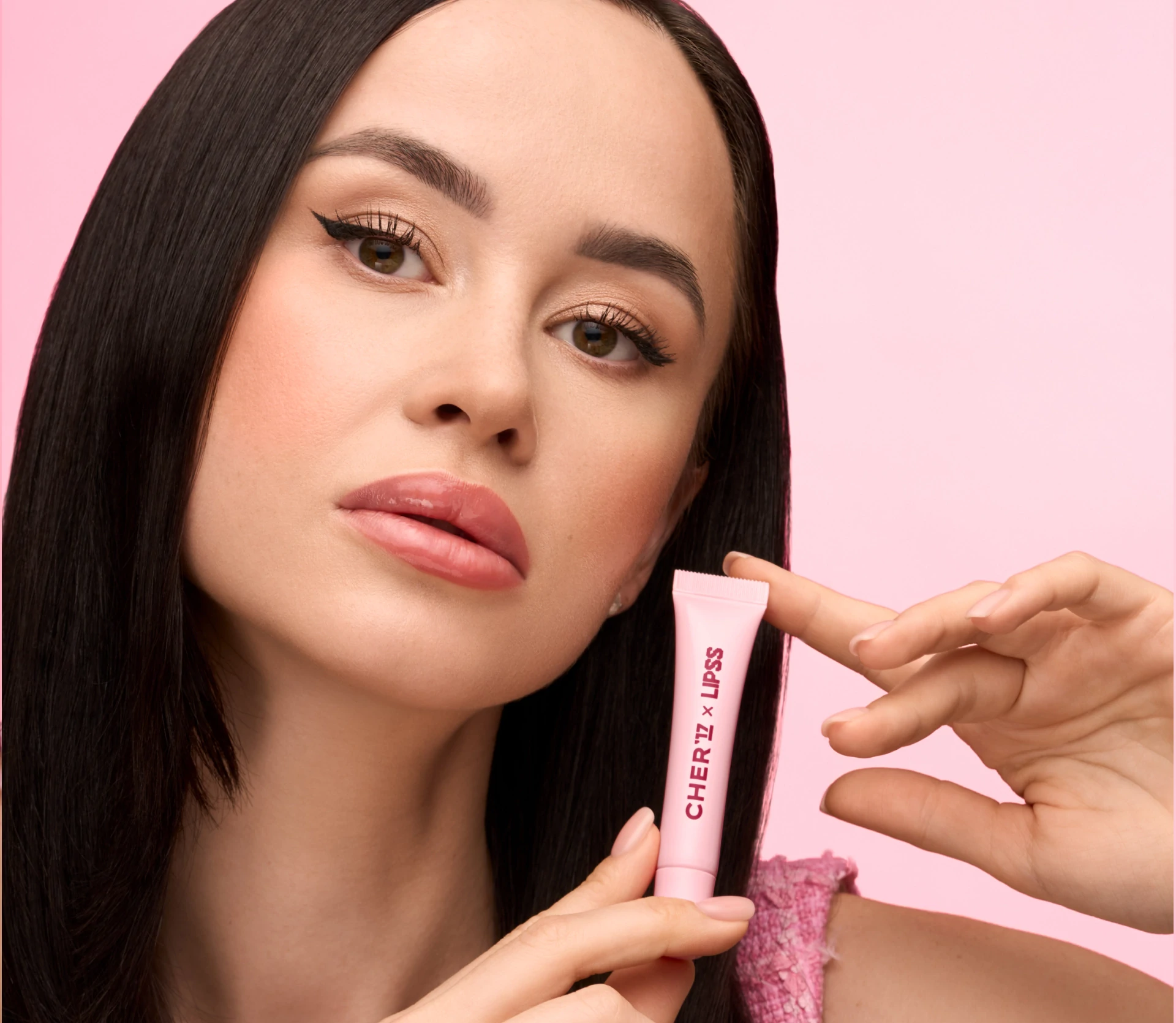 Набір двох ліпперів CHER’17 x LIPSS: Lovely red та Pinky love - фото №5 Набір двох ліпперів CHER’17 x LIPSS: Lovely red та Pinky love ціна