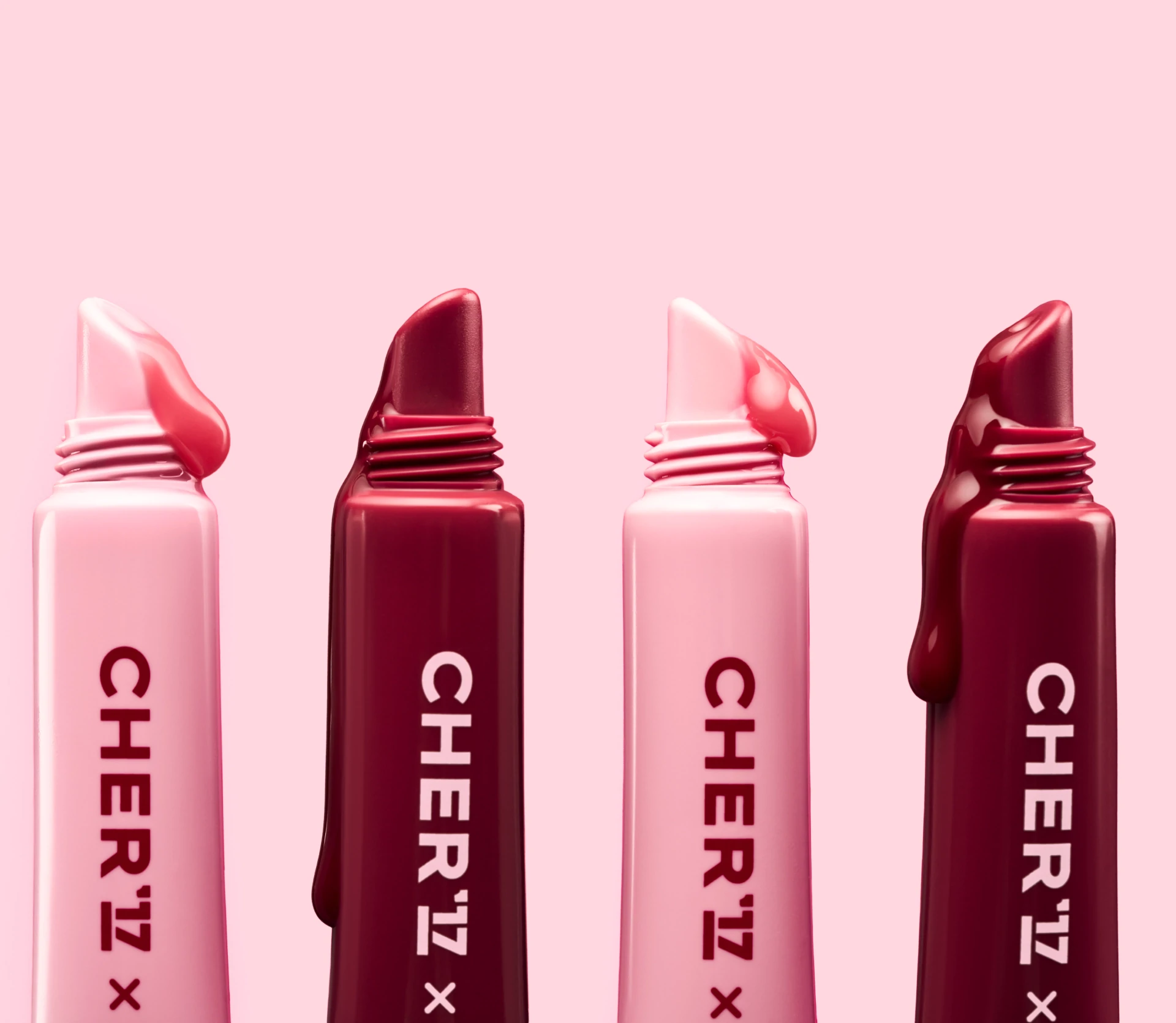 Набір двох ліпперів CHER’17 x LIPSS: Lovely red та Pinky love - фото №2 Набір двох ліпперів CHER’17 x LIPSS: Lovely red та Pinky love в інтернет-магазині