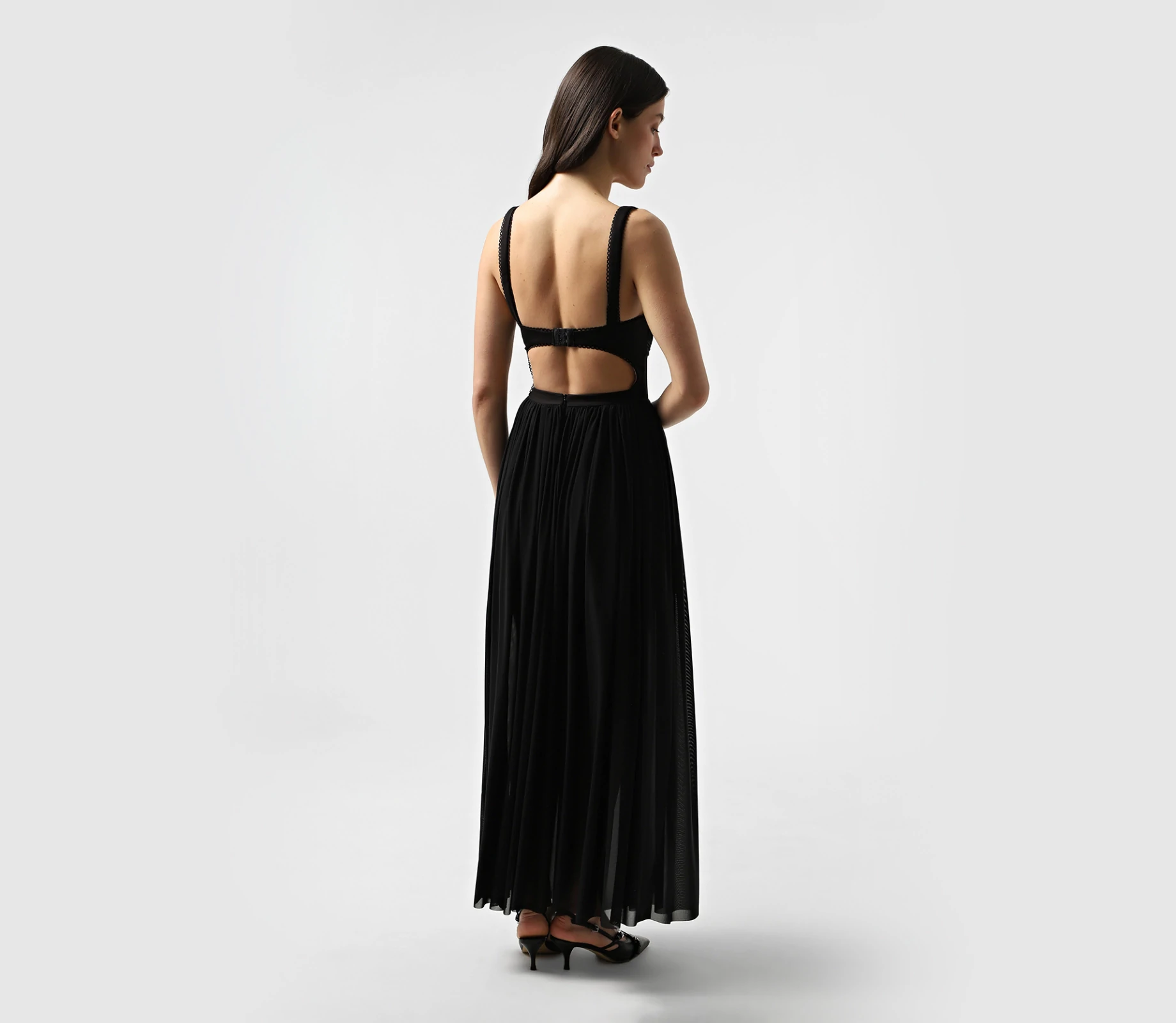 Сукня без рукавів зі збіркою чорний - фото №4 Сукня без рукавів зі збіркою чорний замовити