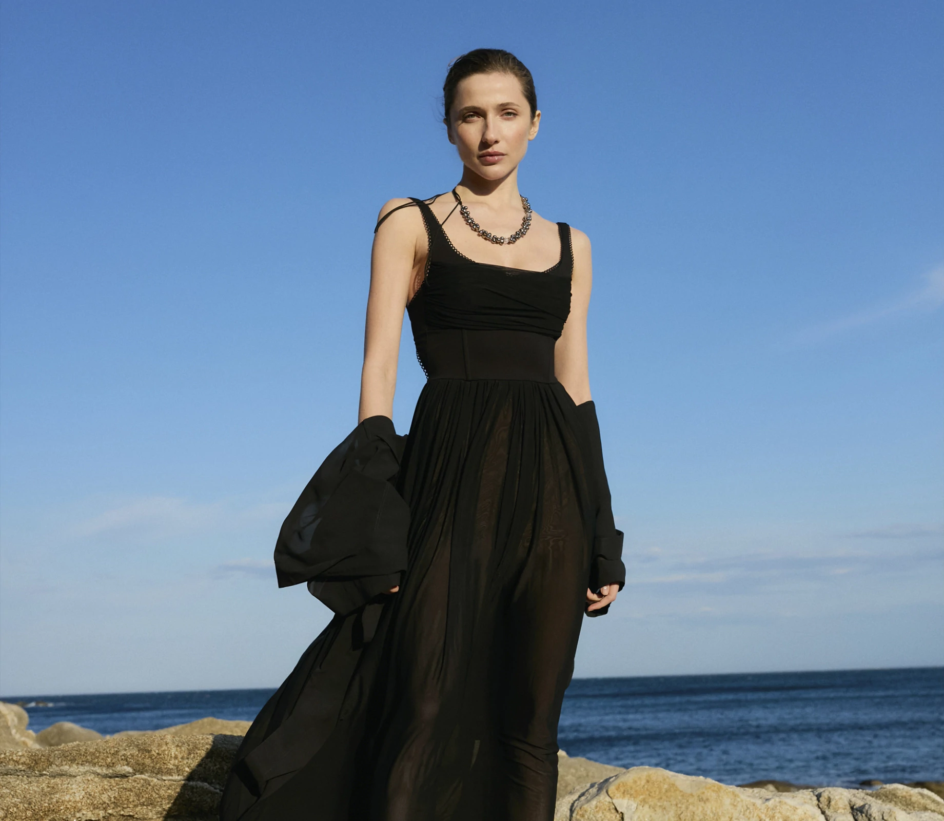 Сукня без рукавів зі збіркою чорний Сукня без рукавів зі збіркою чорний акції