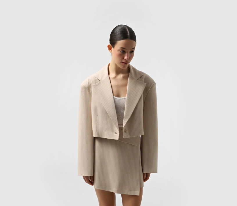 Жакет кроп у смужку бежевий акції